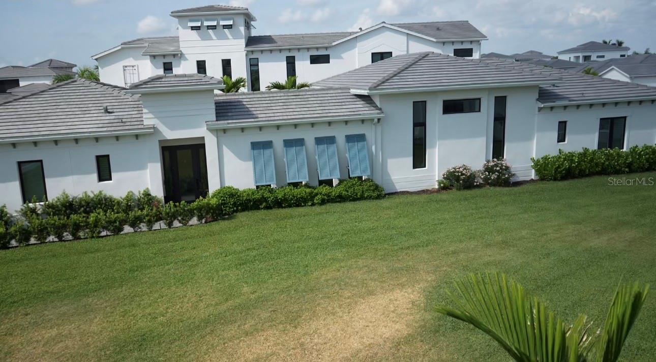 AQUA LAGOON - Residential