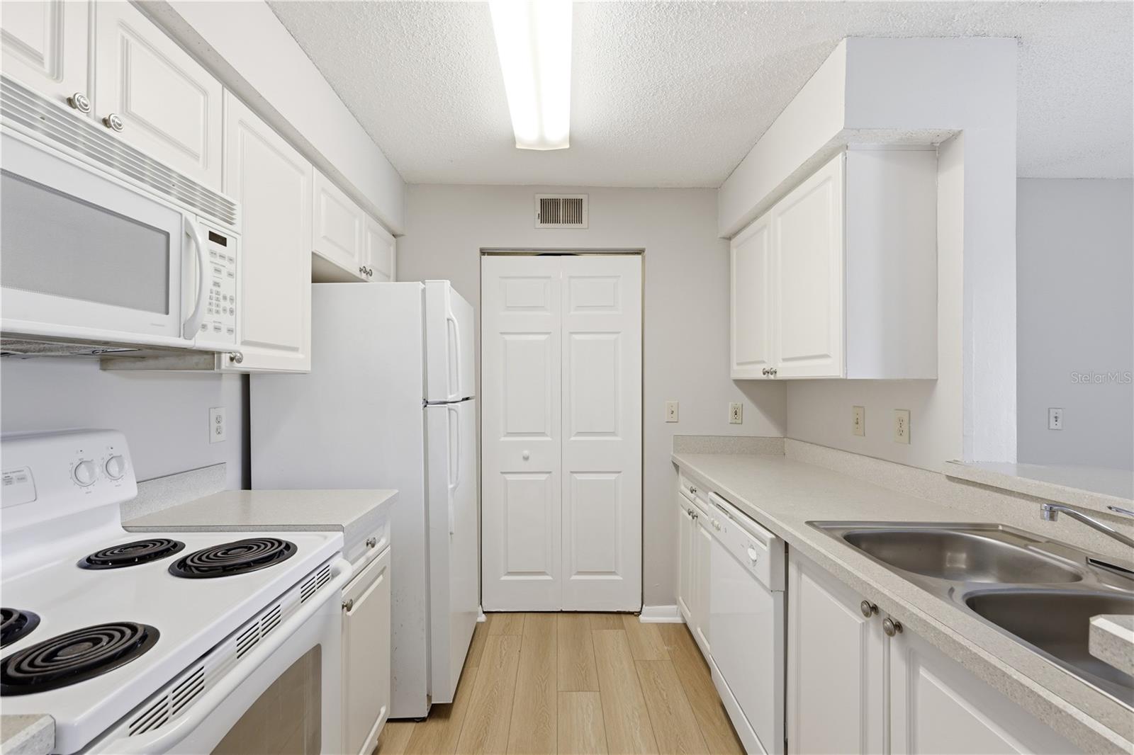 GABLES AT LAKESIDE CONDO - Residential