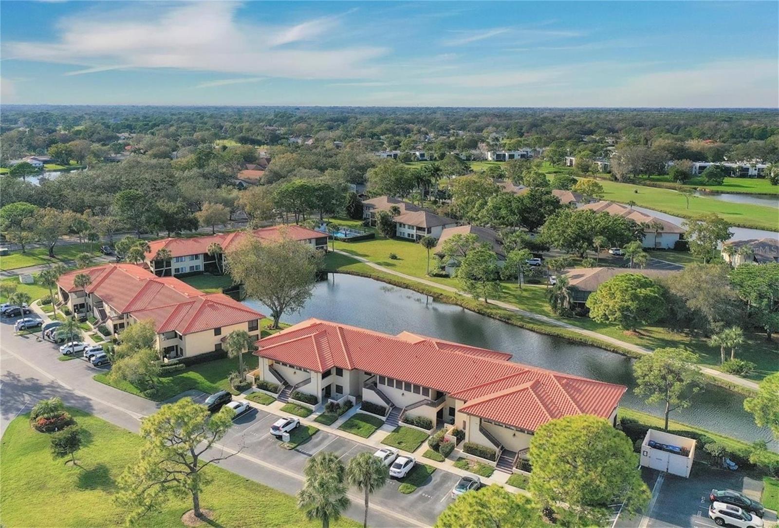 VILLAGE LAKE - Residential