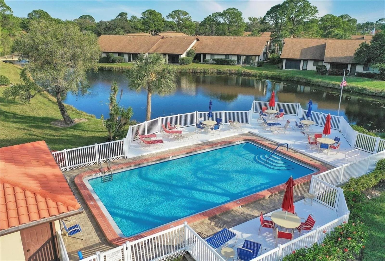 VILLAGE LAKE - Residential