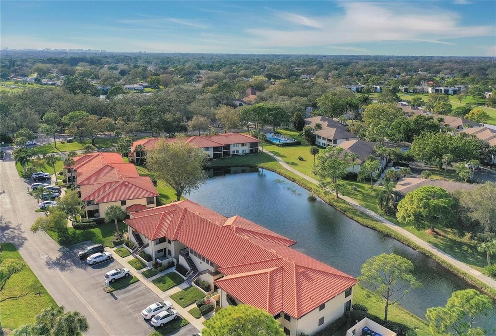VILLAGE LAKE - Residential