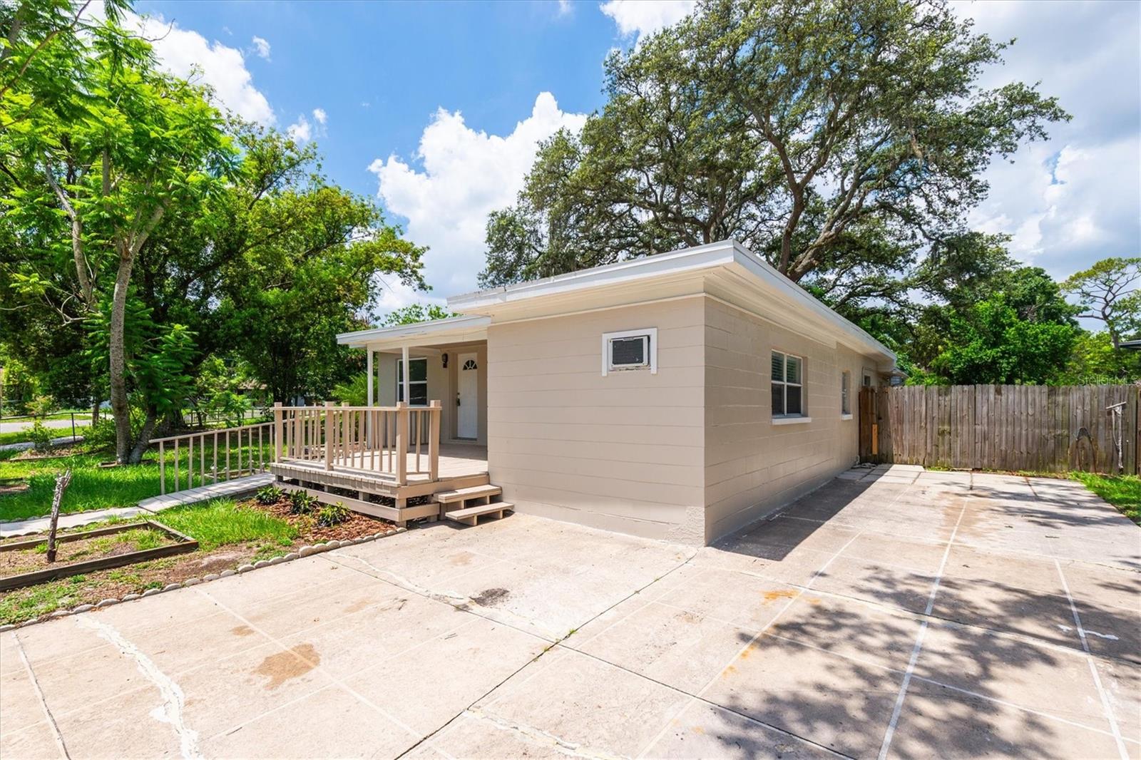 TAMPA OVERLOOK - Residential