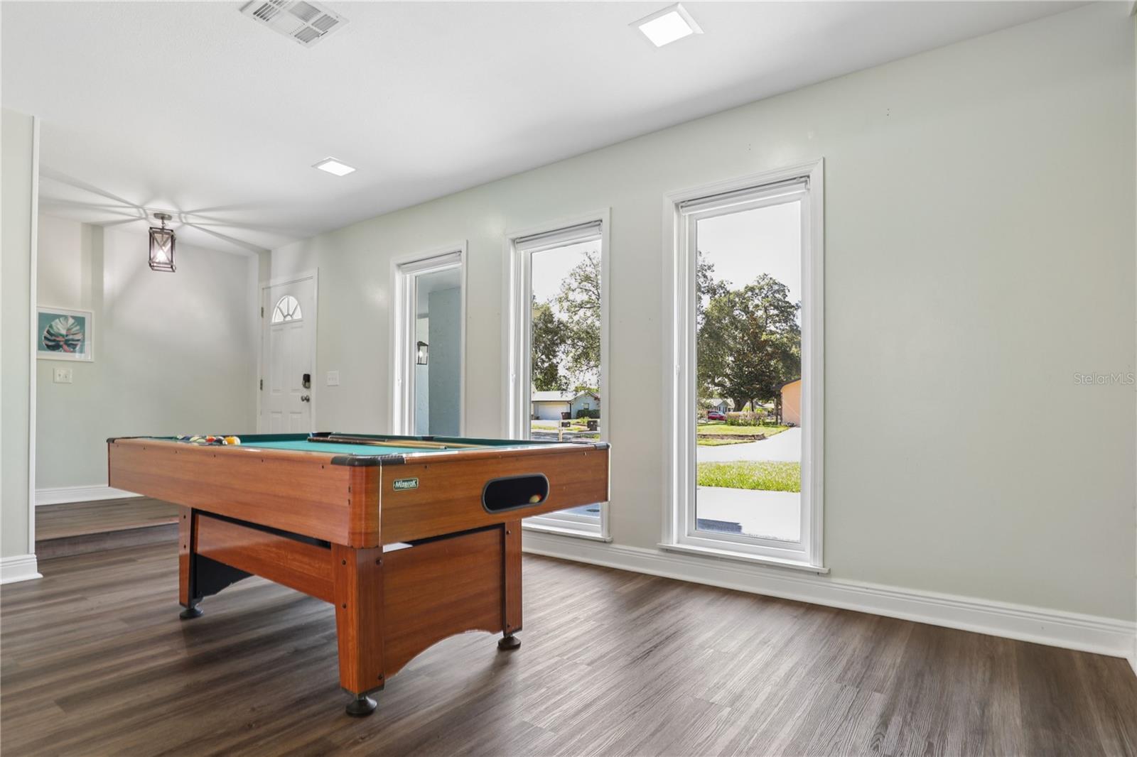 DOVER MANOR - Residential
