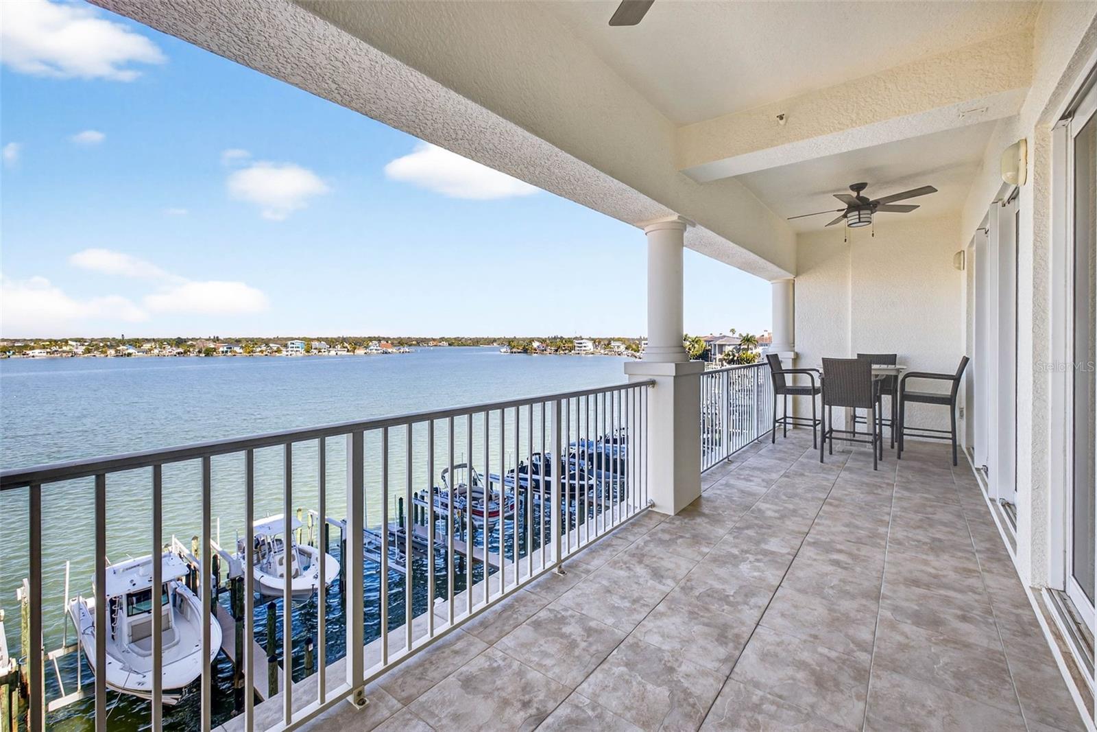 LAS FLORES CONDO - Residential