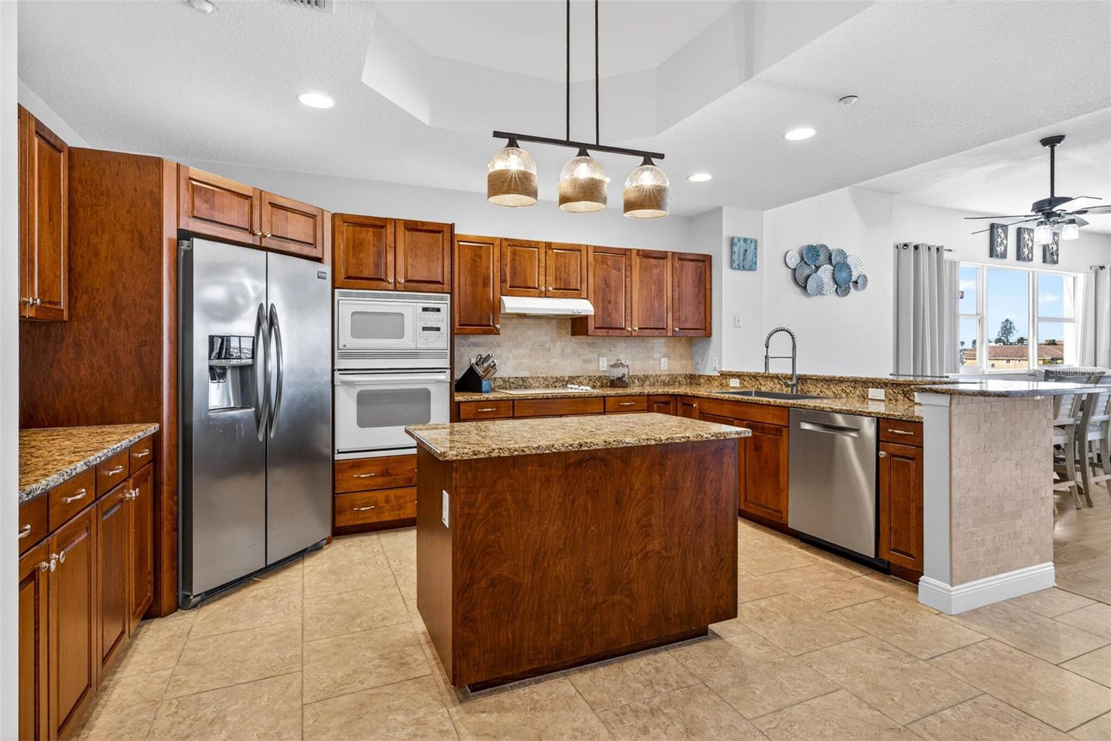 LAS FLORES CONDO - Residential