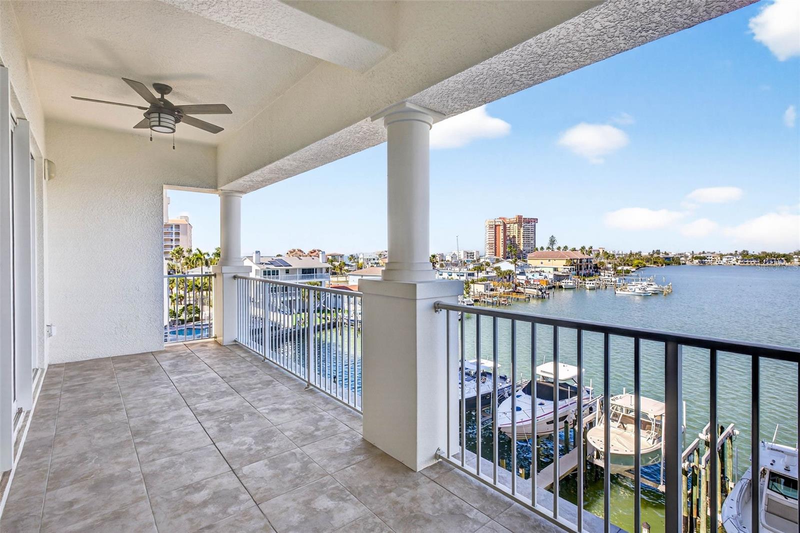 LAS FLORES CONDO - Residential
