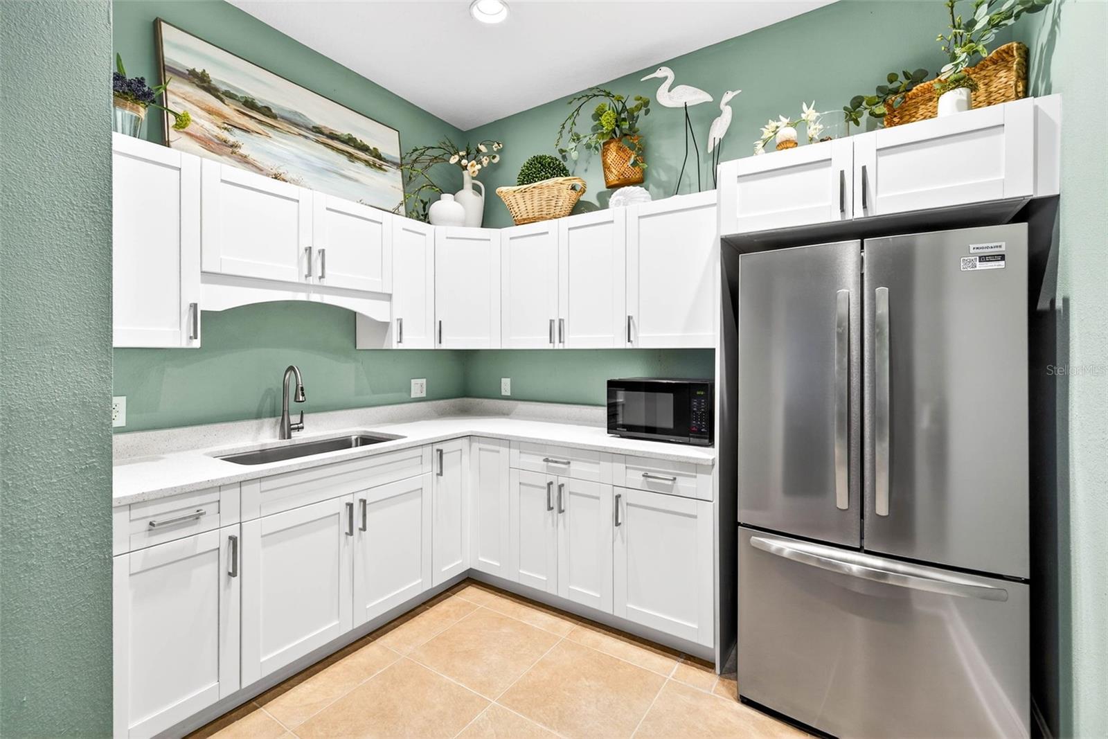 LAS FLORES CONDO - Residential