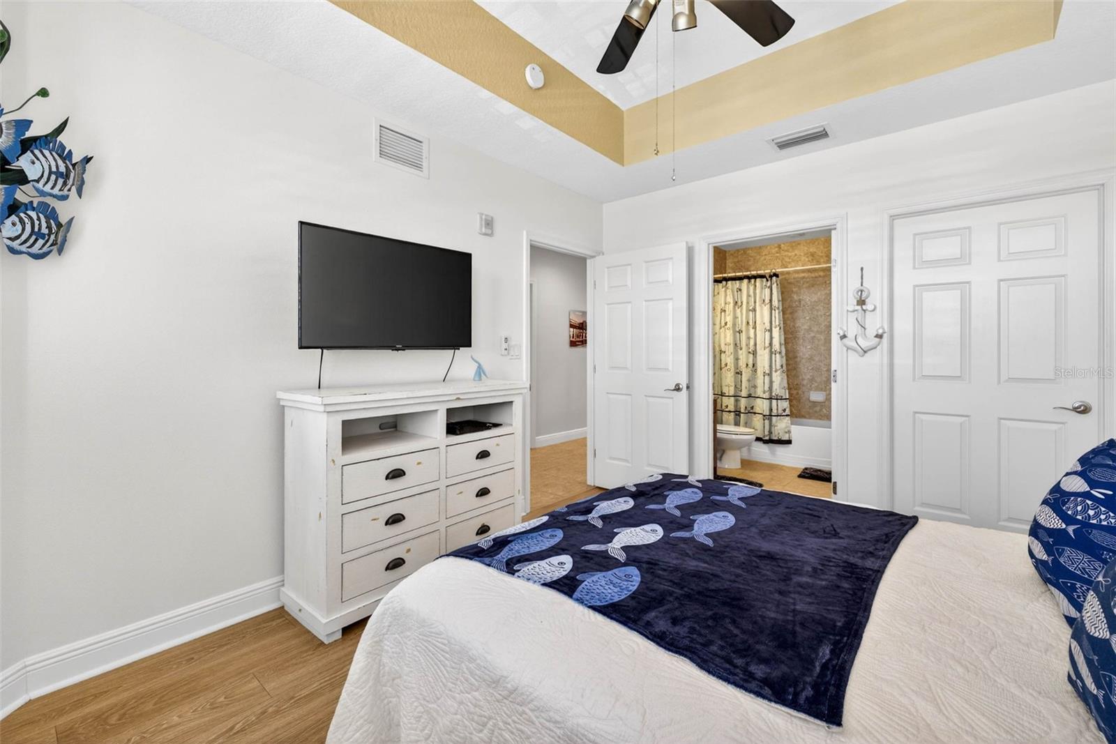 LAS FLORES CONDO - Residential