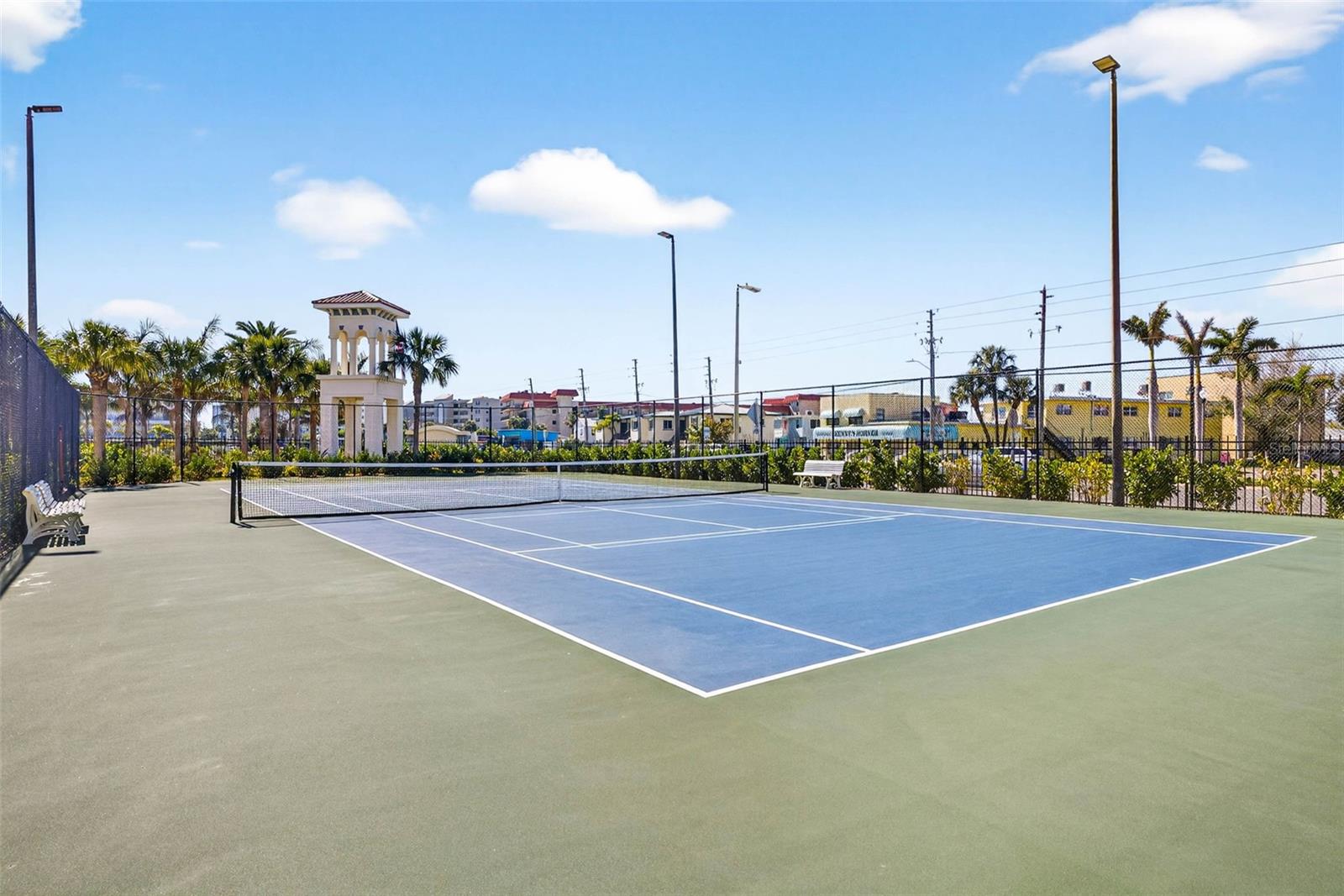 LAS FLORES CONDO - Residential