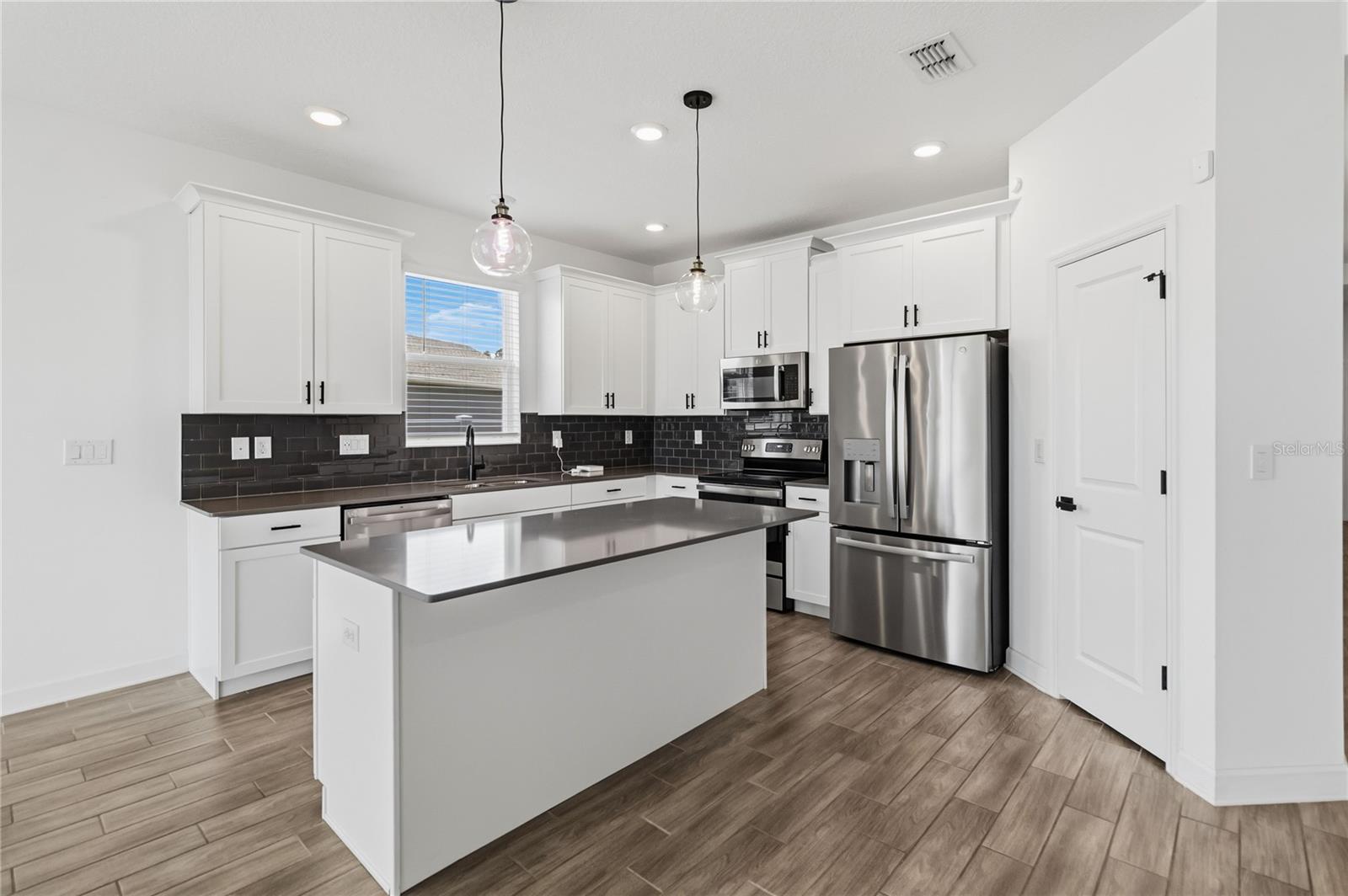 ARDEN PARK NORTH PH 5 - Residential Lease