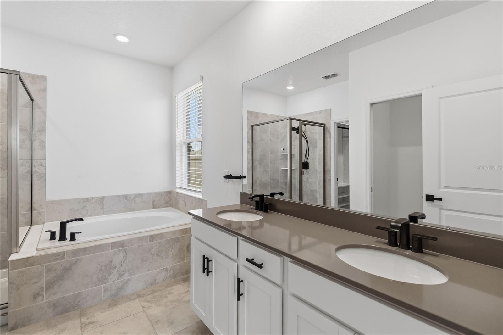 ARDEN PARK NORTH PH 5 - Residential Lease