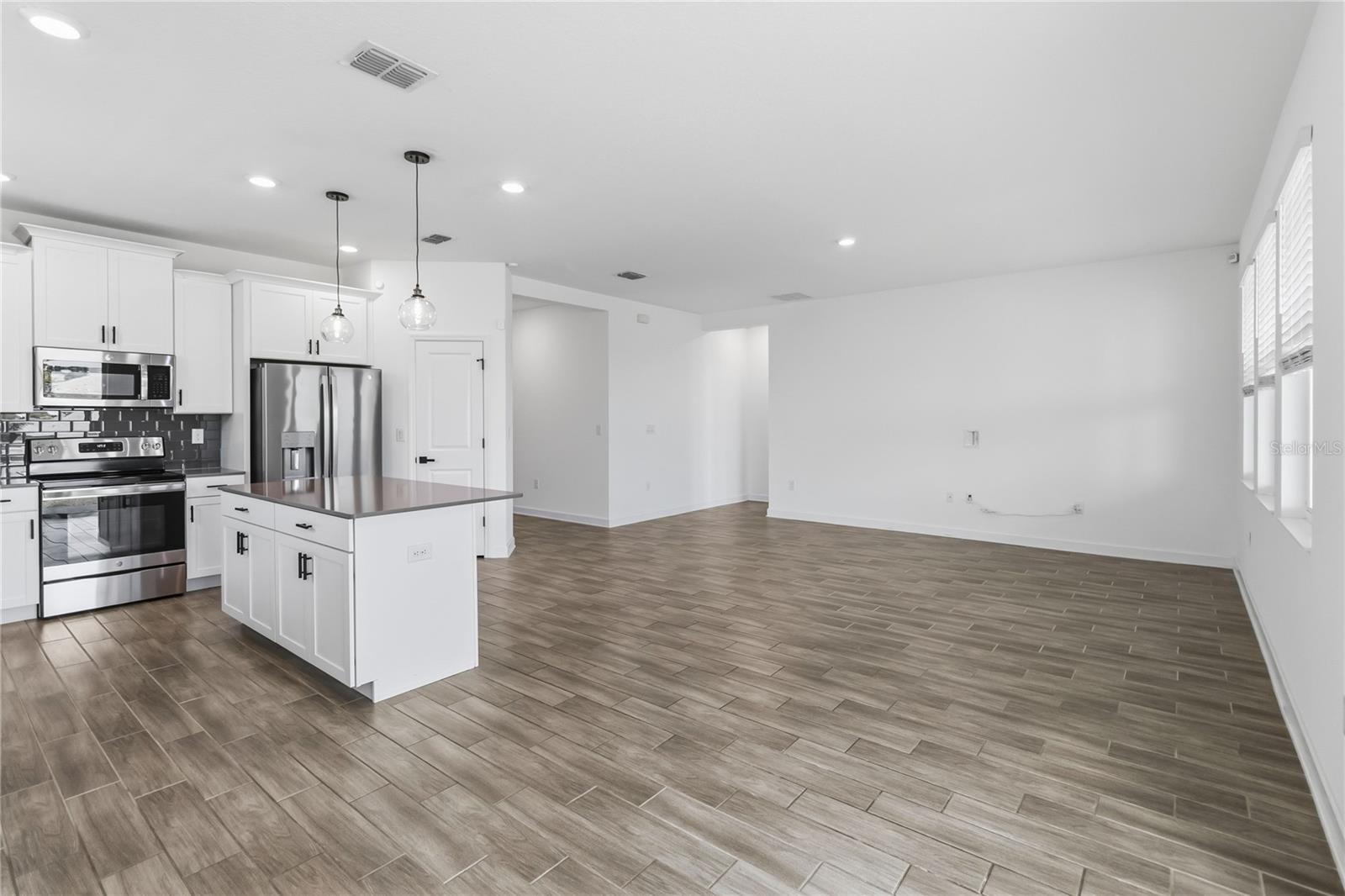 ARDEN PARK NORTH PH 5 - Residential Lease