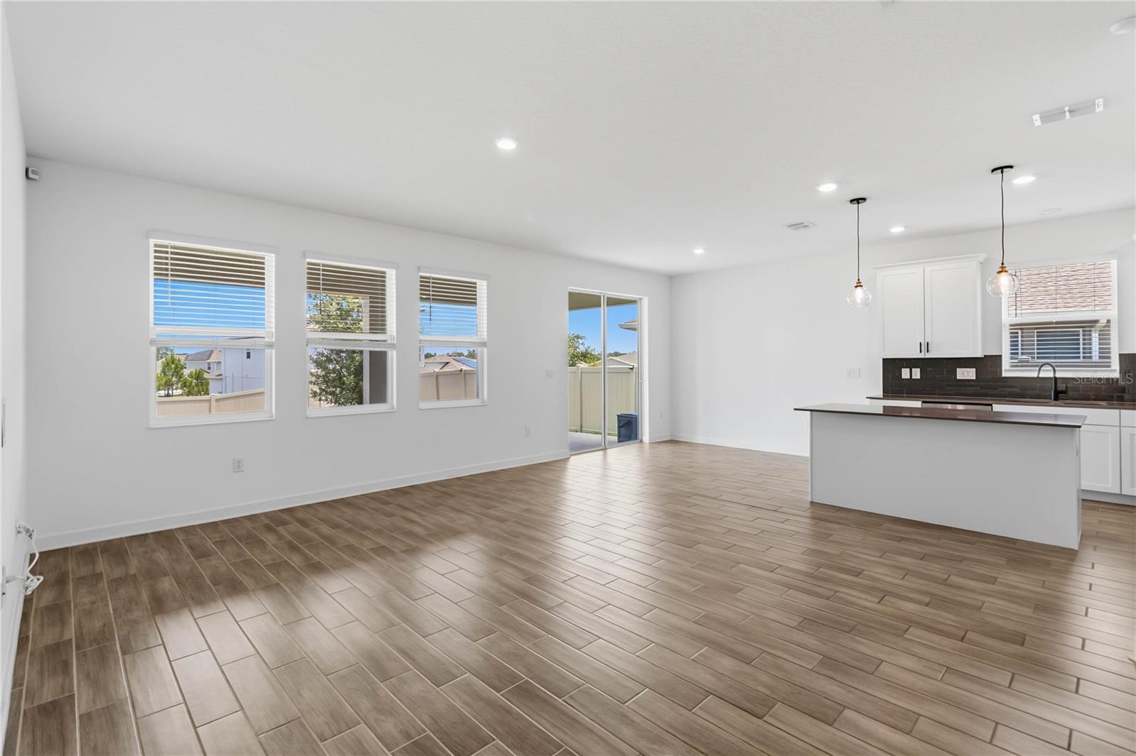 ARDEN PARK NORTH PH 5 - Residential Lease
