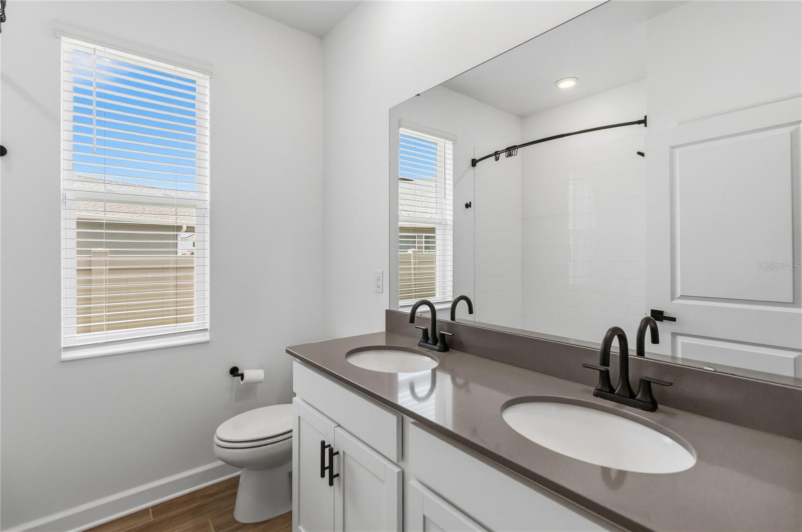ARDEN PARK NORTH PH 5 - Residential Lease