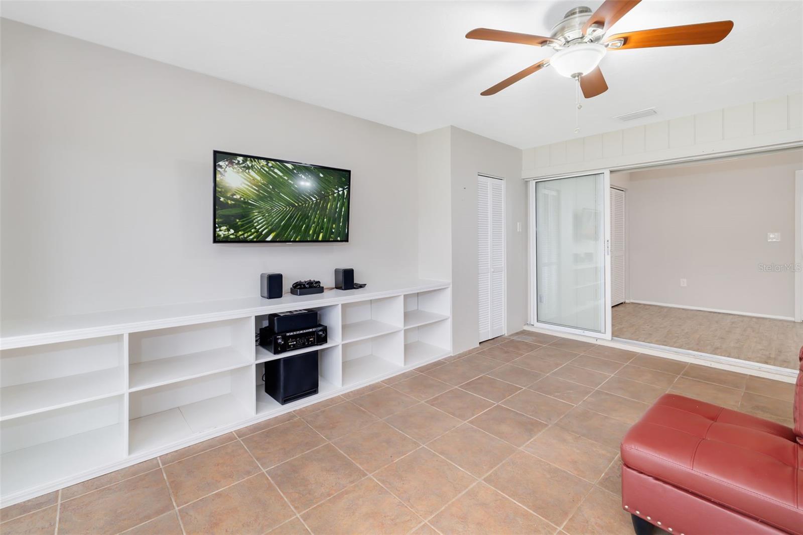 CRESTWOOD VILLAS - Residential