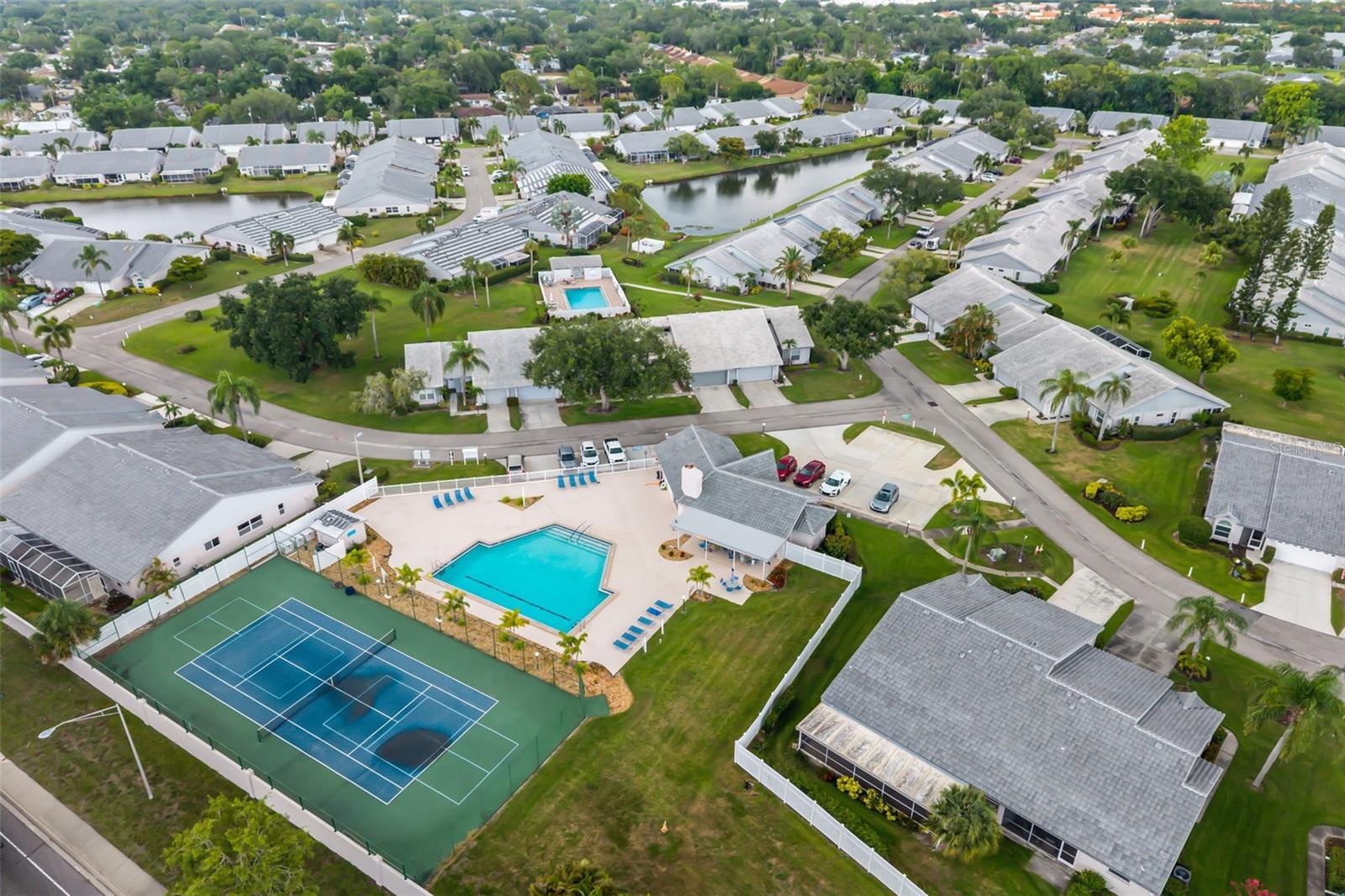 CRESTWOOD VILLAS - Residential
