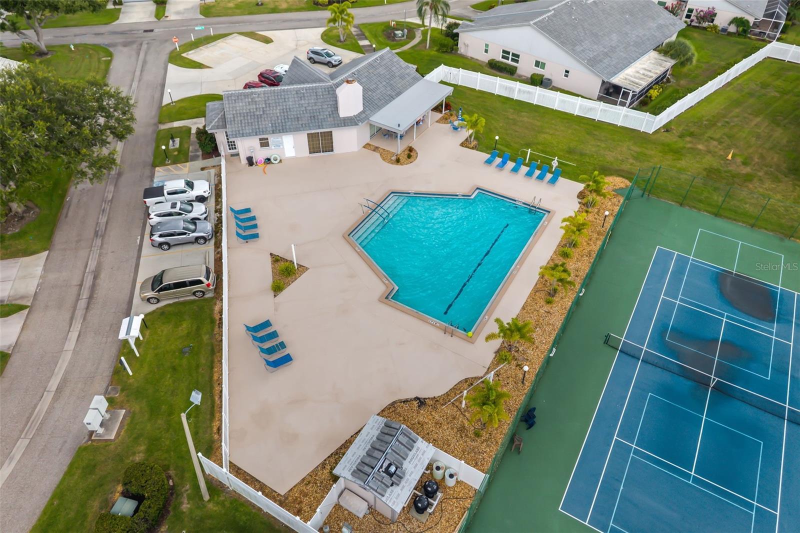 CRESTWOOD VILLAS - Residential