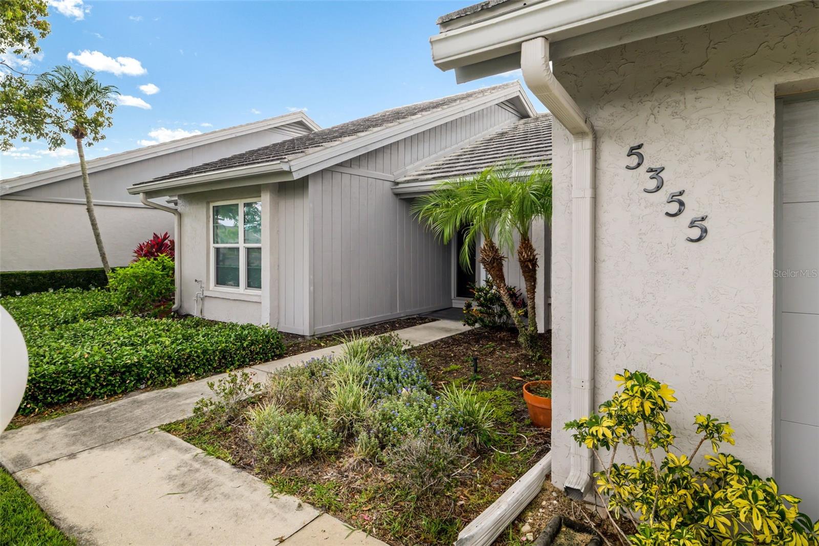 CRESTWOOD VILLAS - Residential