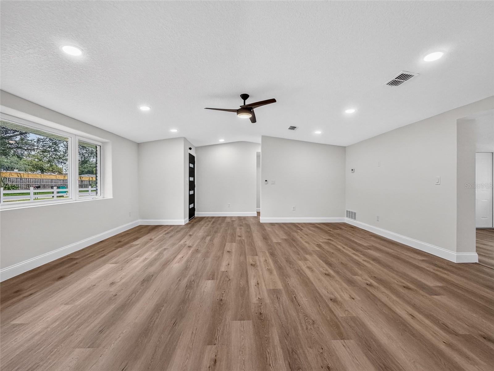 WILLIAMS GROVE - Residential