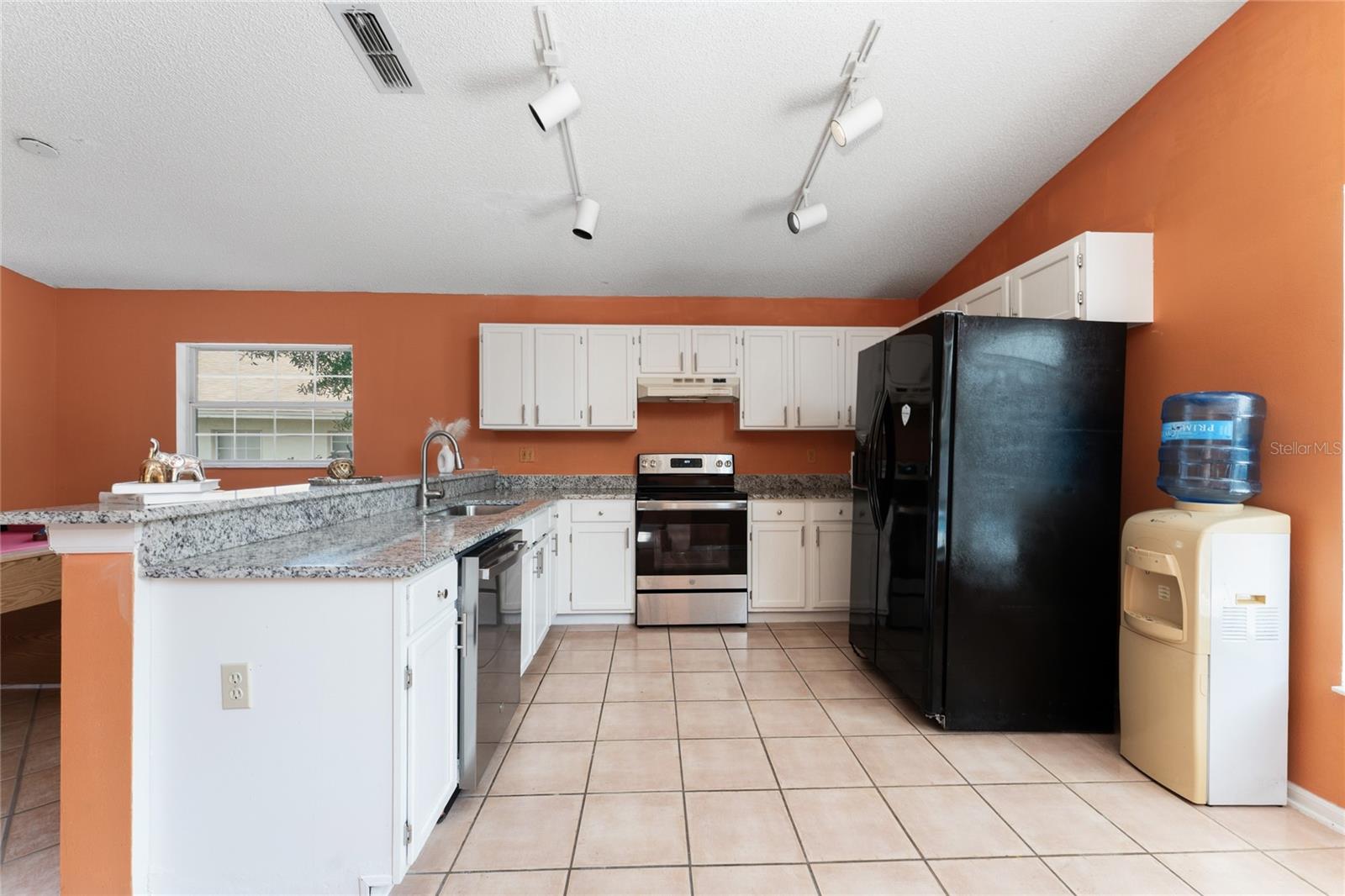 PEMBROOKE - Residential Lease