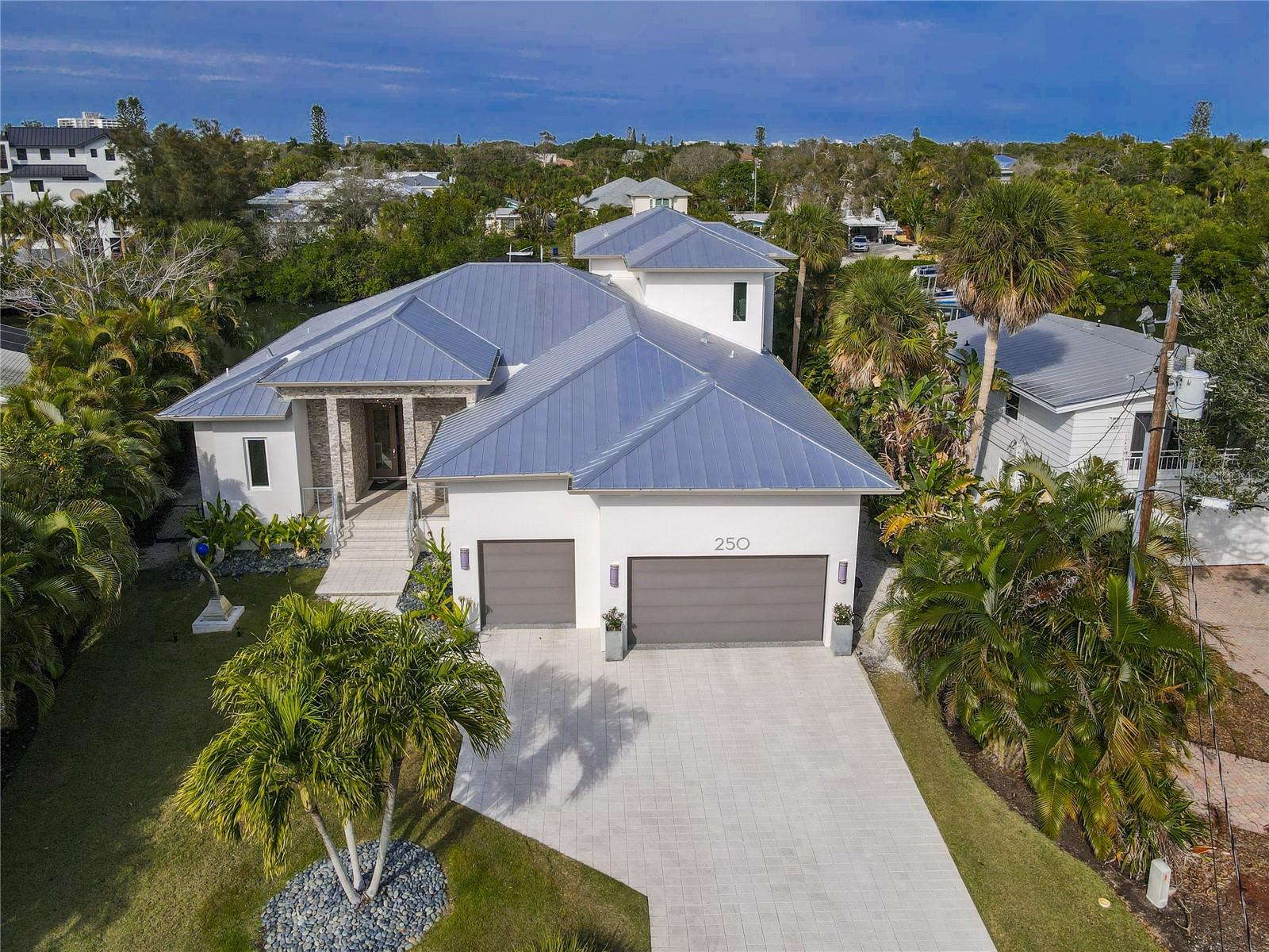 SARASOTA BEACH - Residential