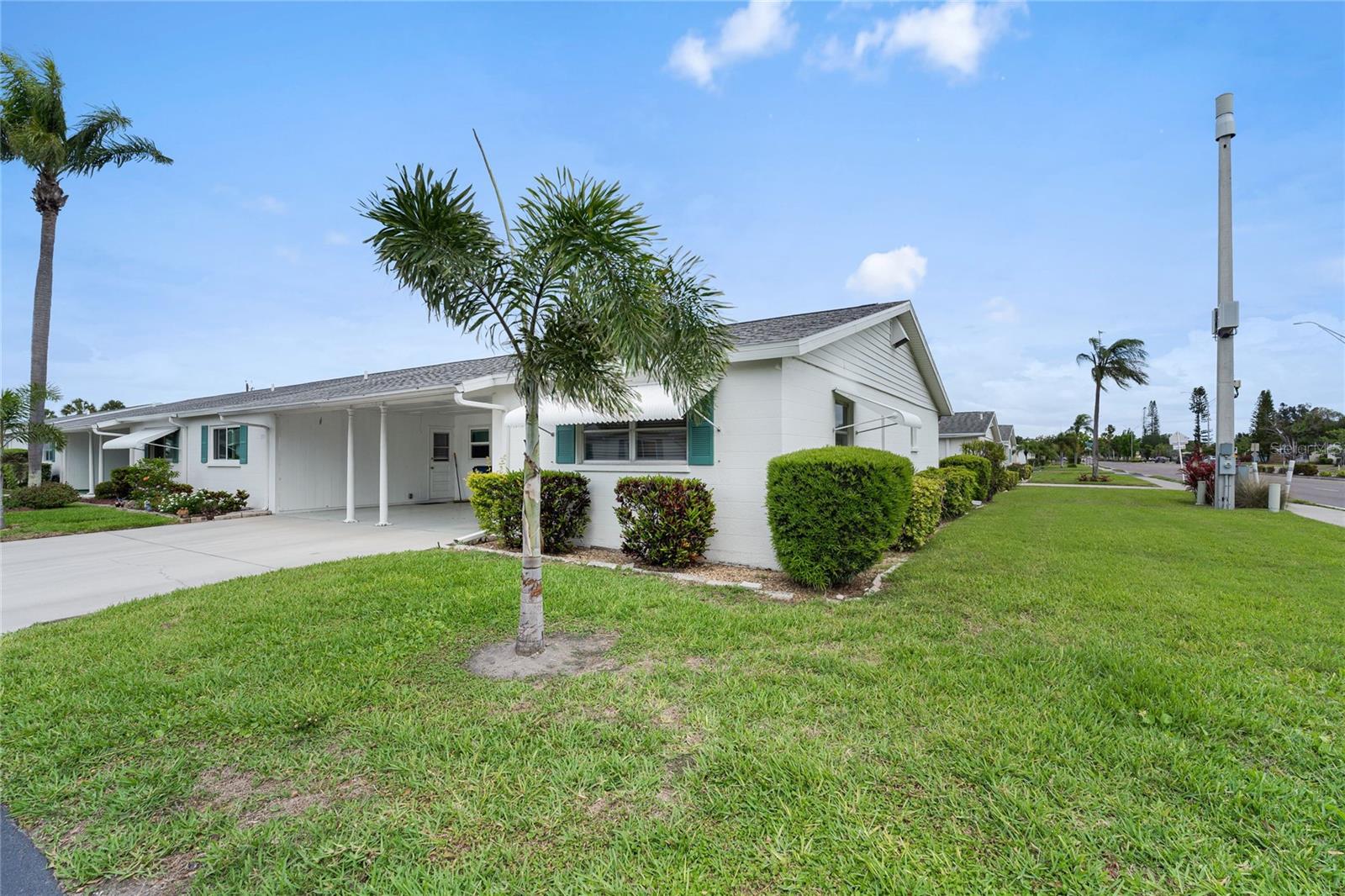 PARKWAY VILLAS - Residential