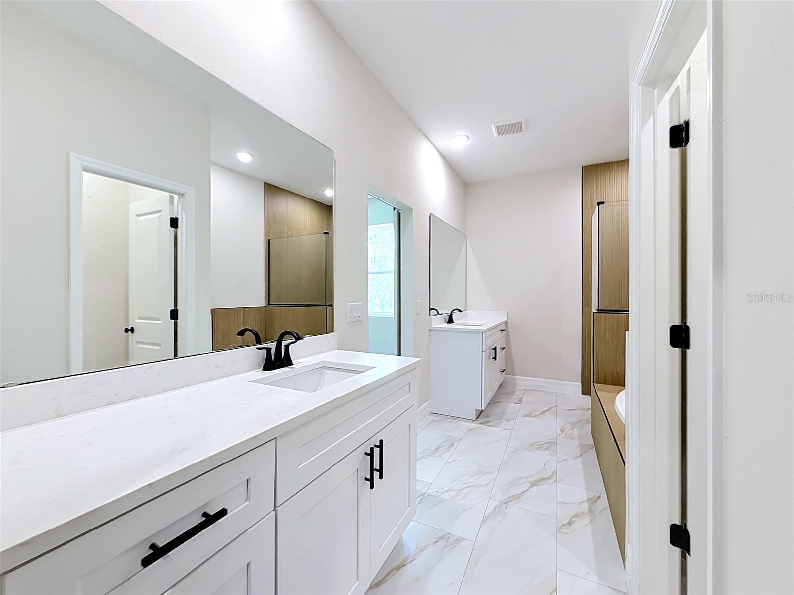 ROYAL TRAILS UNIT 01 - Residential