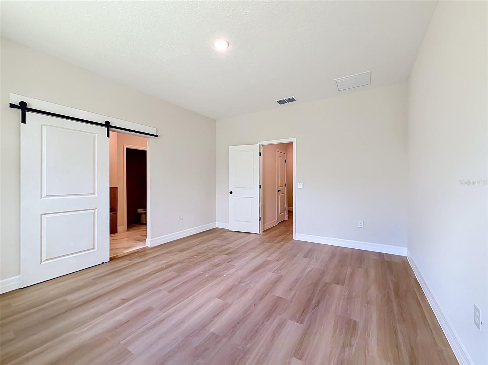 ROYAL TRAILS UNIT 01 - Residential