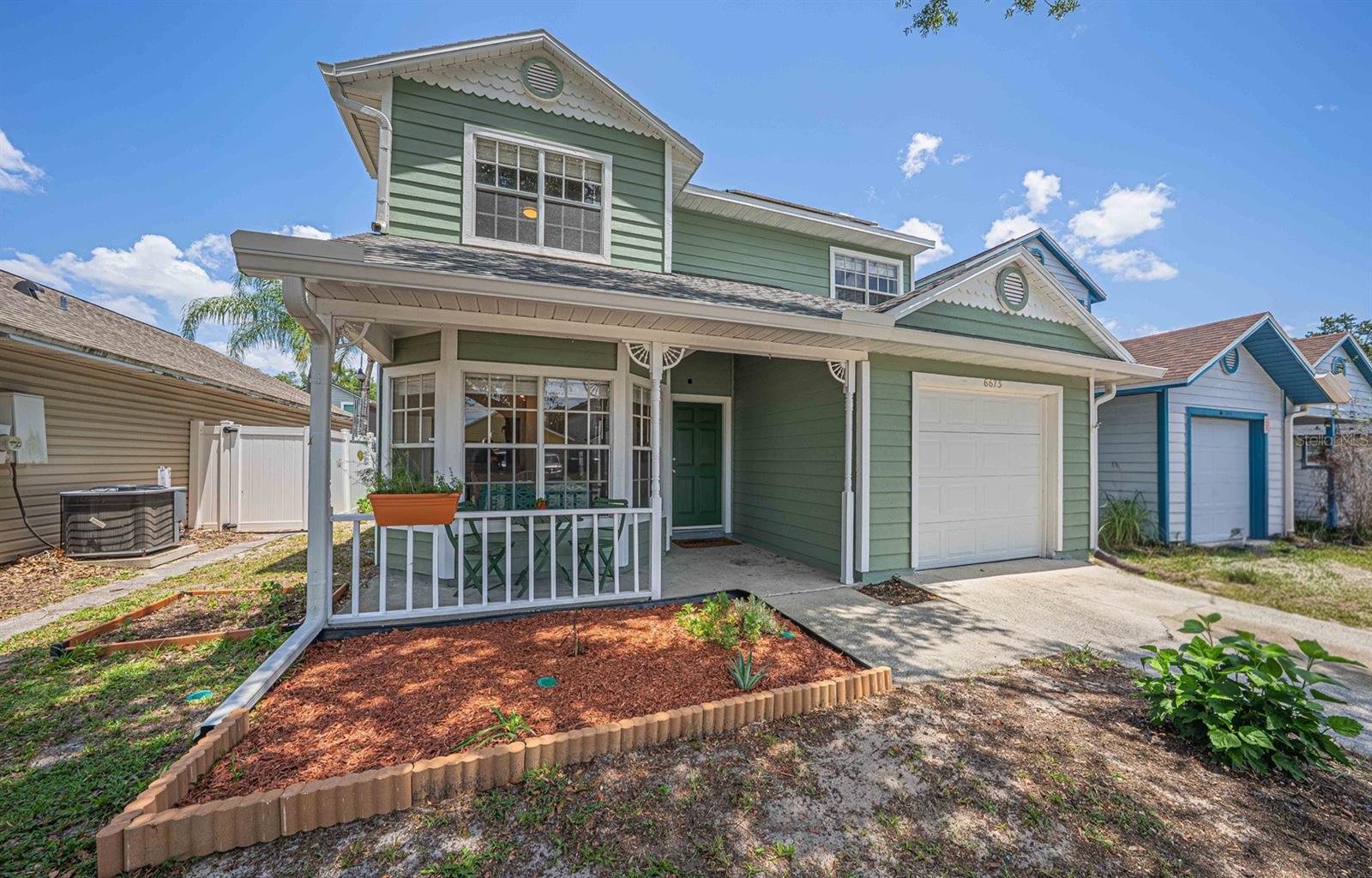 VICTORIA CHASE - Residential