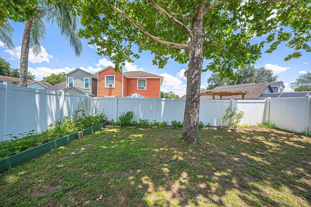 VICTORIA CHASE - Residential