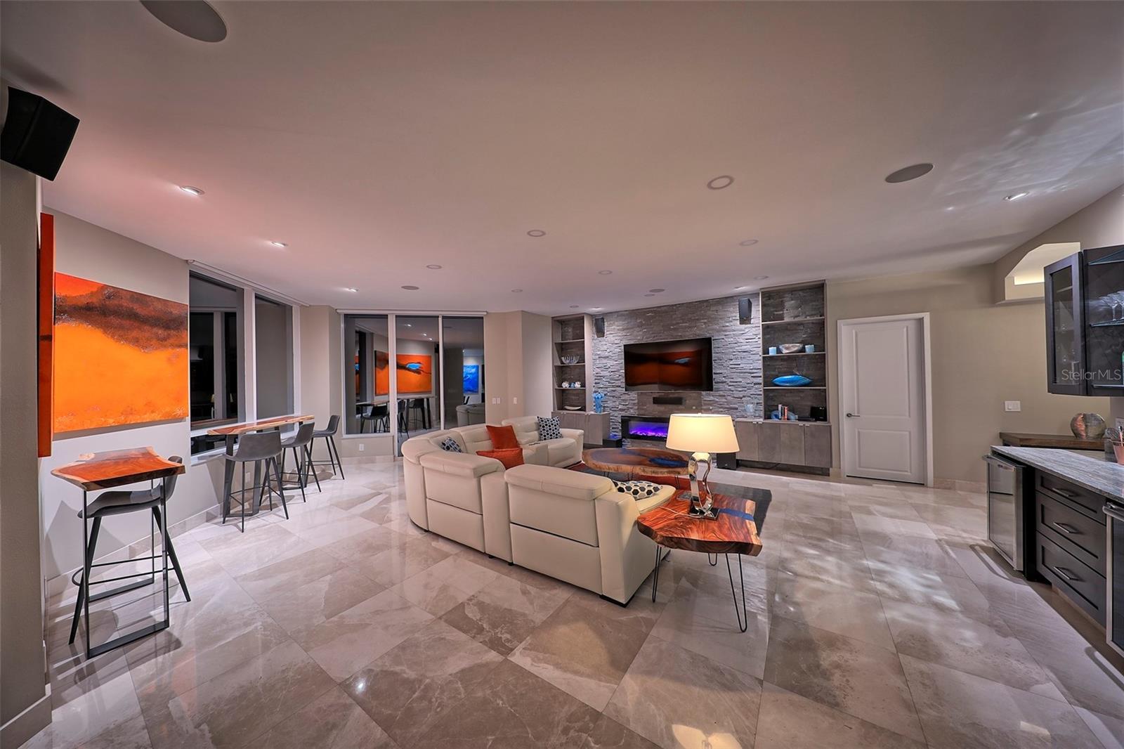 ULTIMAR THREE CONDO - Residential