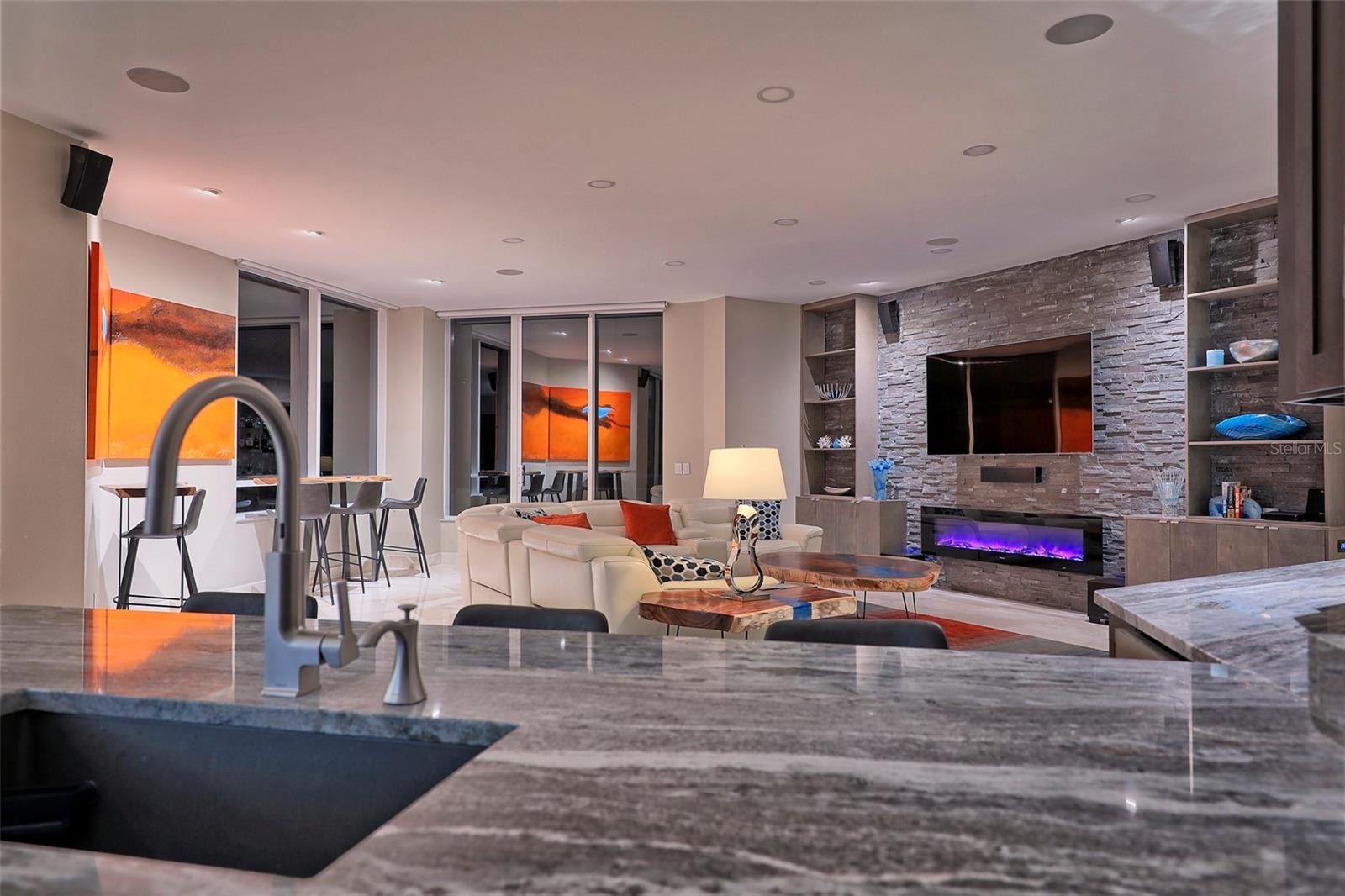 ULTIMAR THREE CONDO - Residential