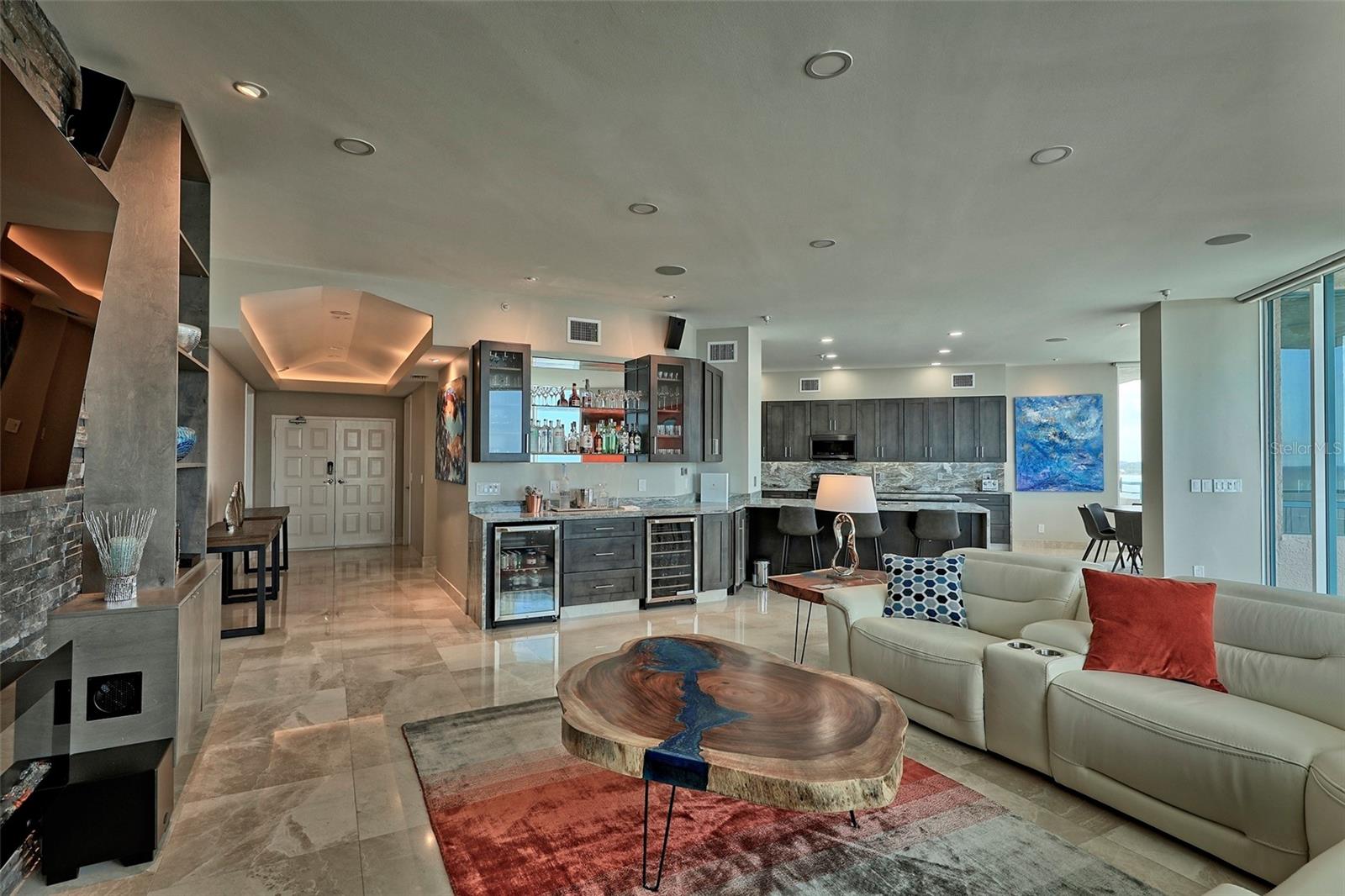 ULTIMAR THREE CONDO - Residential