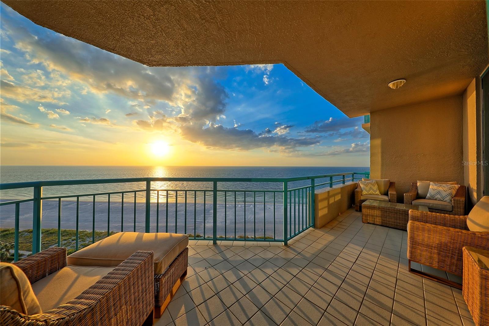 ULTIMAR THREE CONDO - Residential