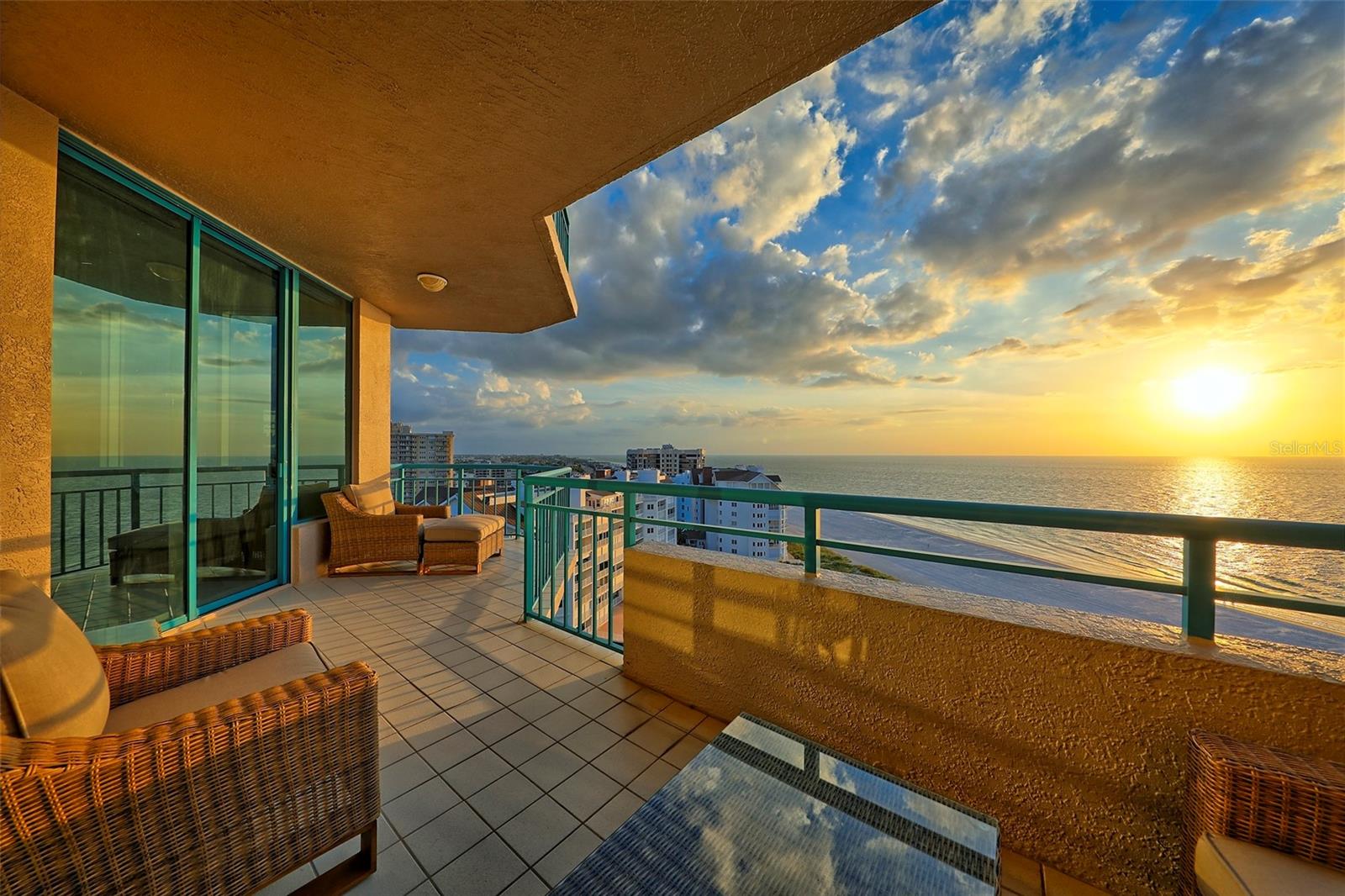ULTIMAR THREE CONDO - Residential