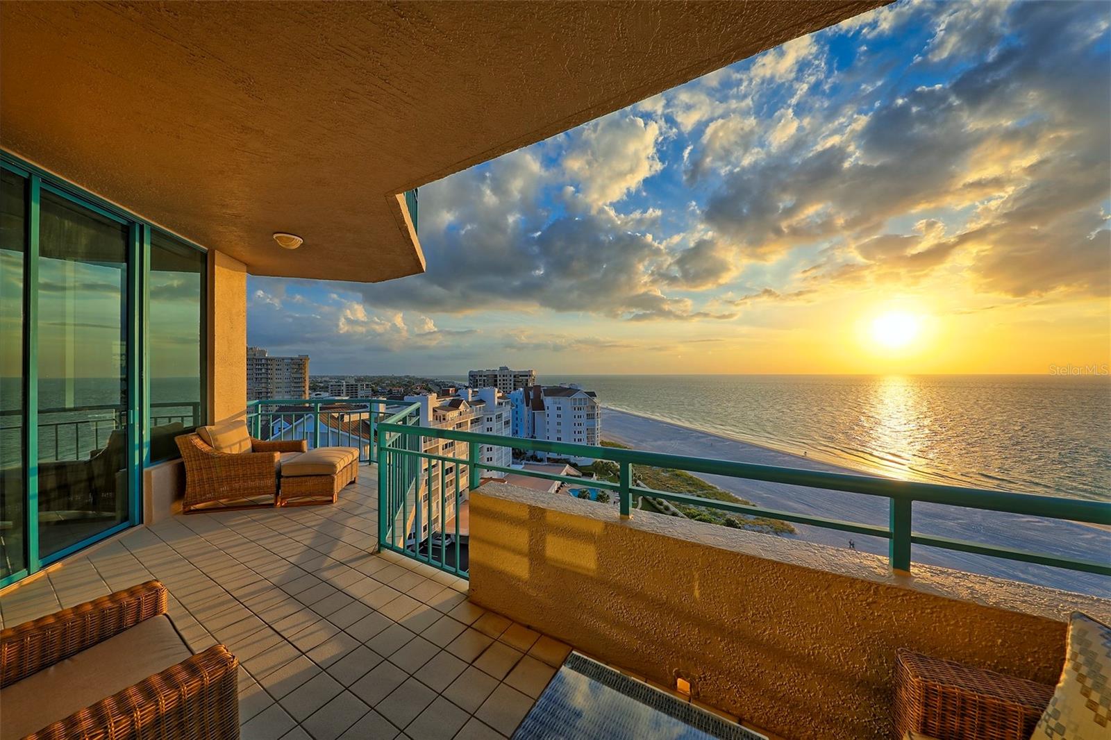 ULTIMAR THREE CONDO - Residential