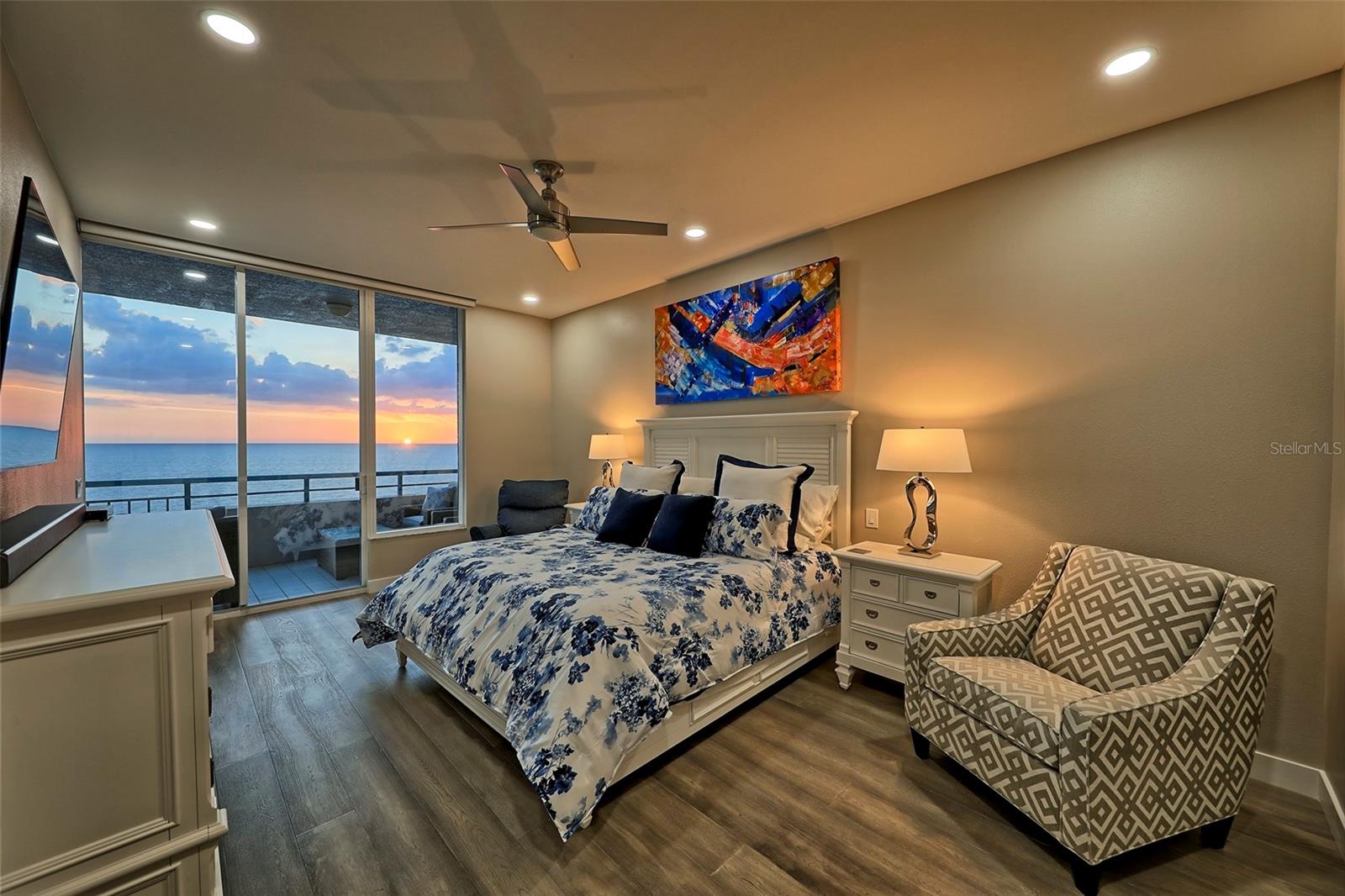 ULTIMAR THREE CONDO - Residential