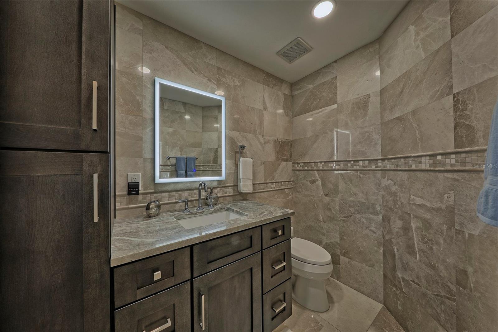 ULTIMAR THREE CONDO - Residential