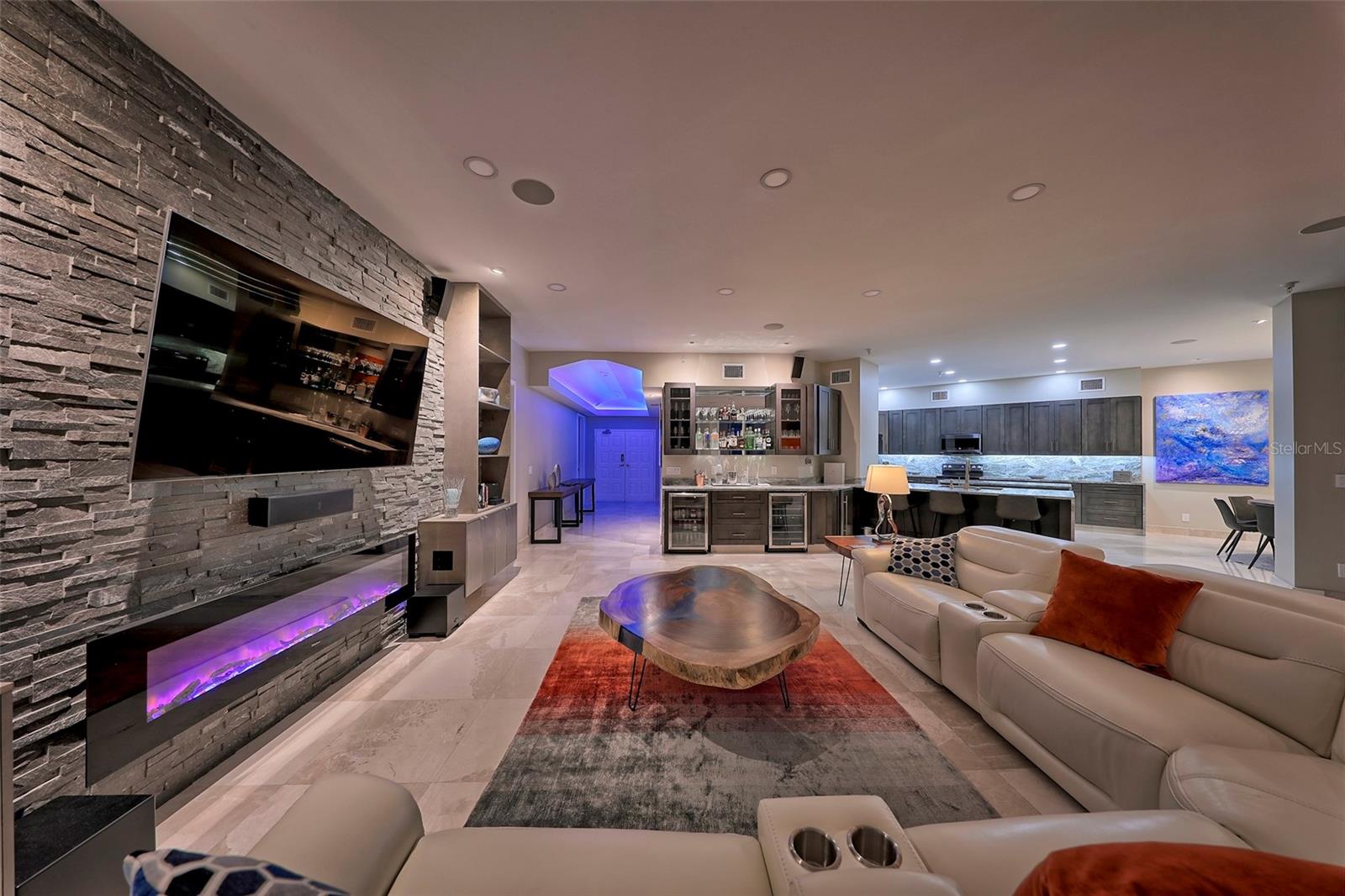 ULTIMAR THREE CONDO - Residential