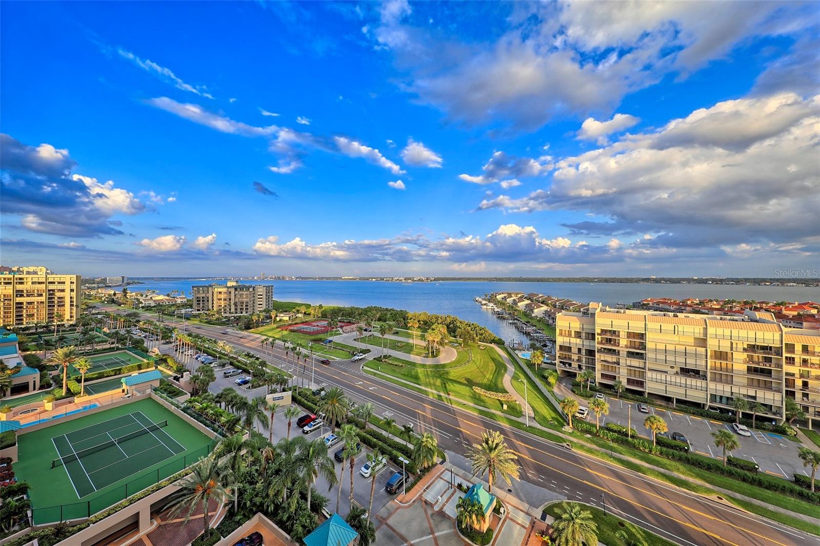 ULTIMAR THREE CONDO - Residential