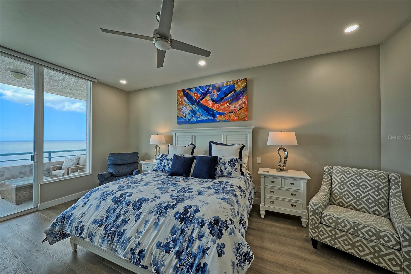 ULTIMAR THREE CONDO - Residential