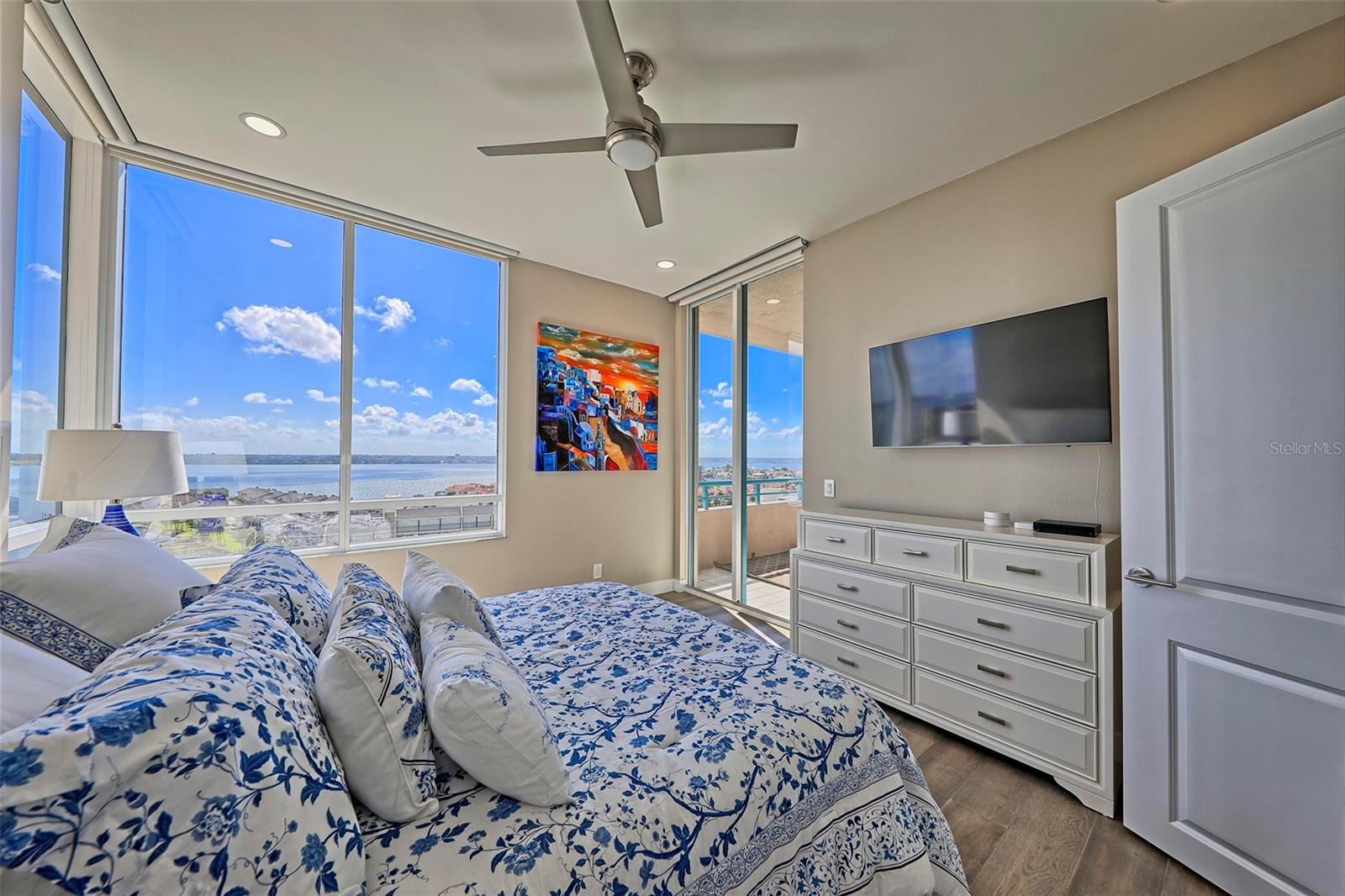 ULTIMAR THREE CONDO - Residential