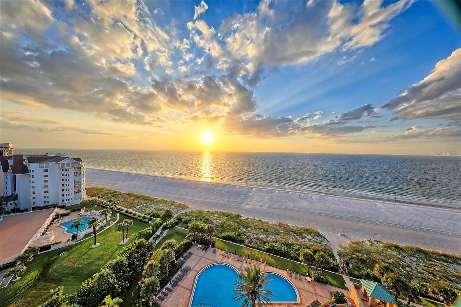 ULTIMAR THREE CONDO - Residential
