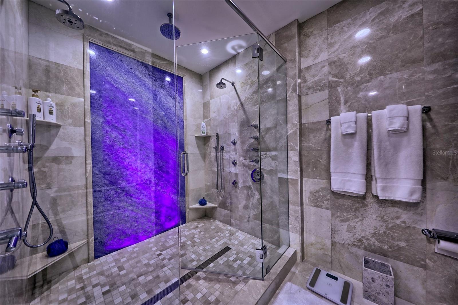 ULTIMAR THREE CONDO - Residential