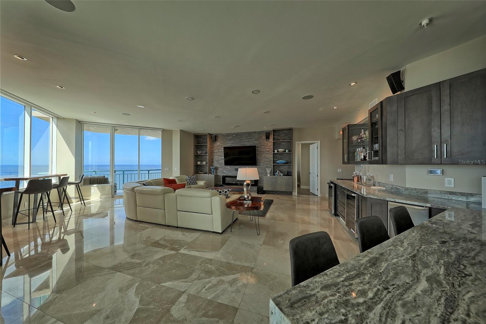ULTIMAR THREE CONDO - Residential