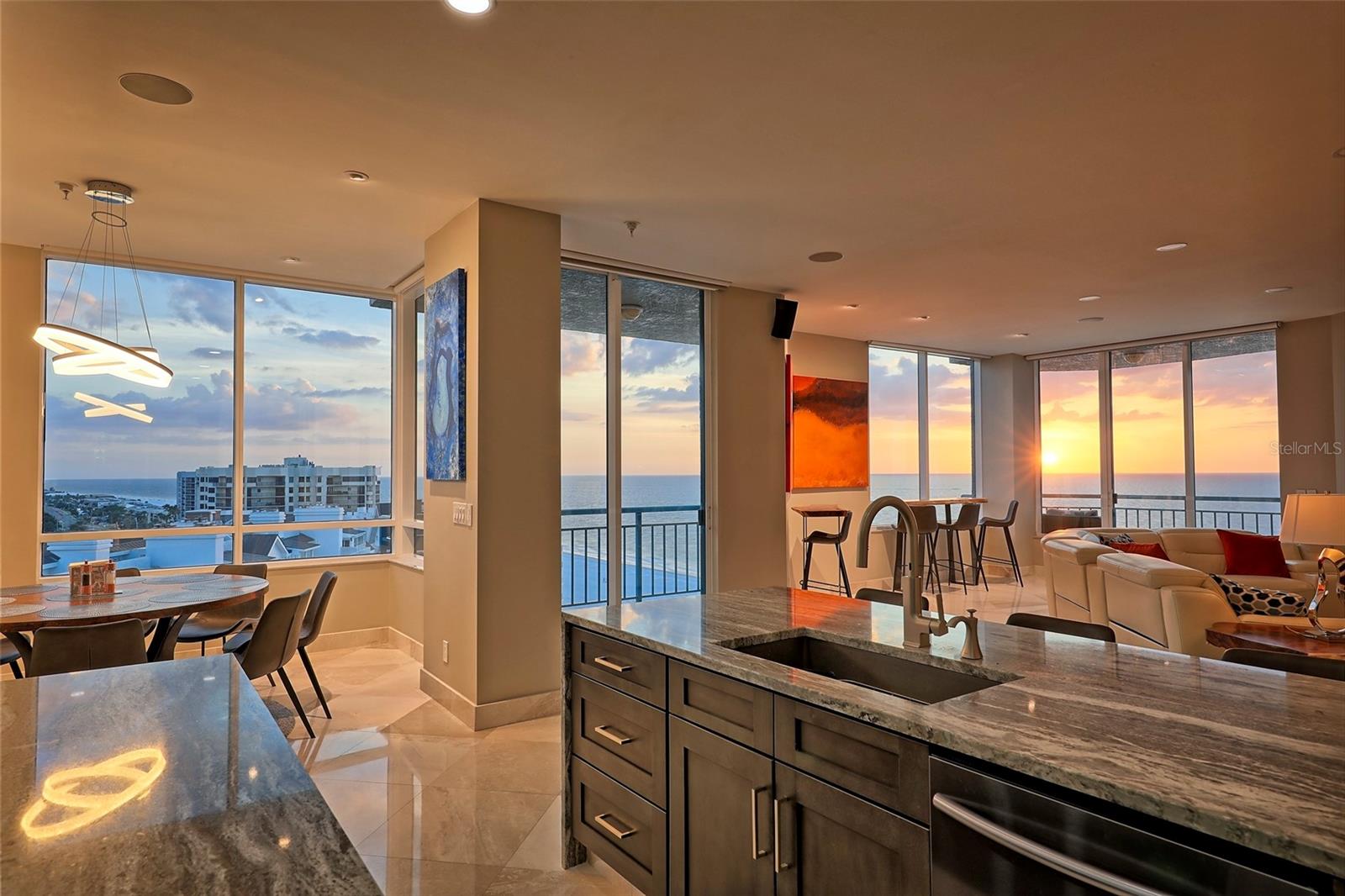 ULTIMAR THREE CONDO - Residential