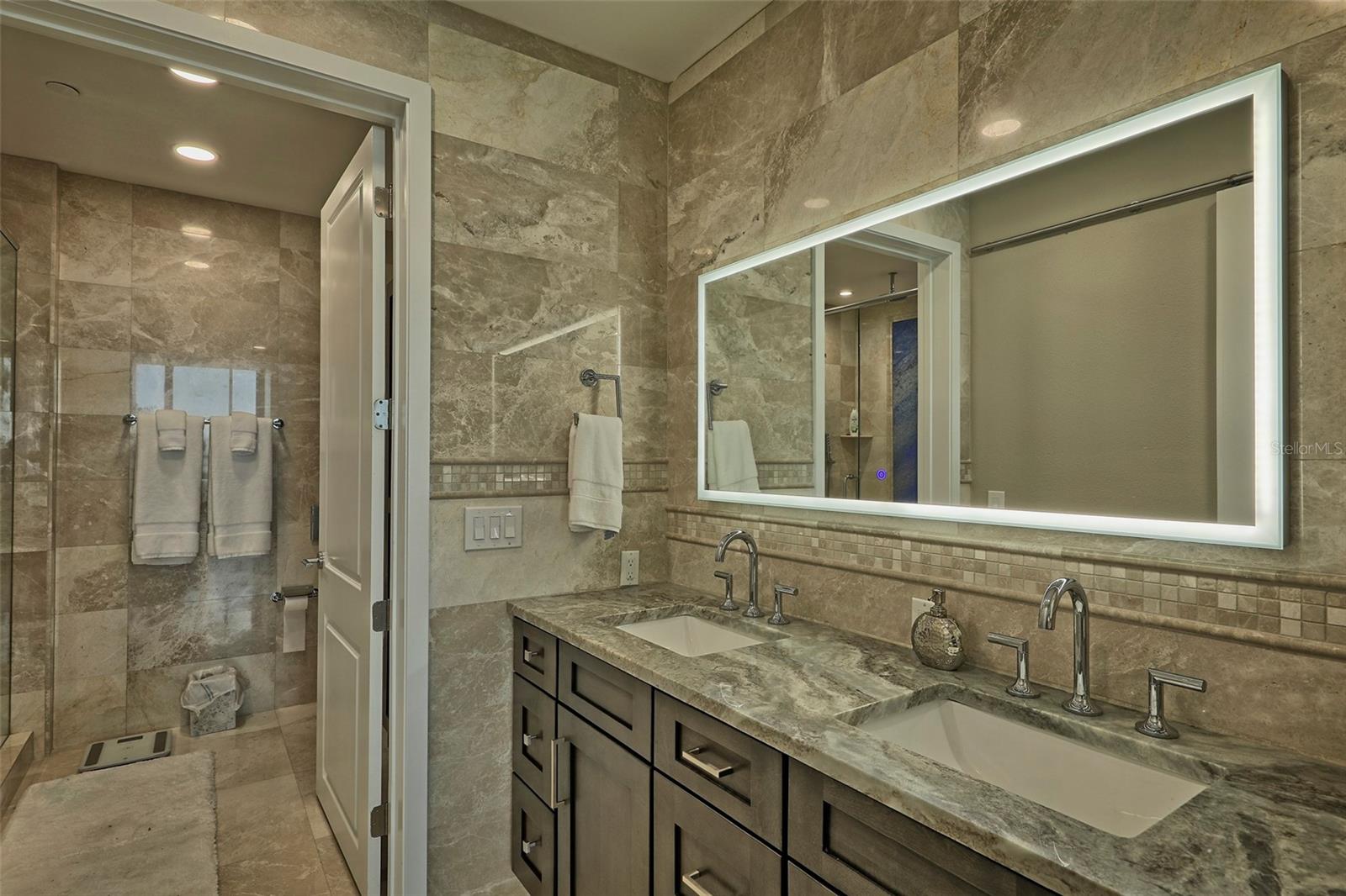 ULTIMAR THREE CONDO - Residential