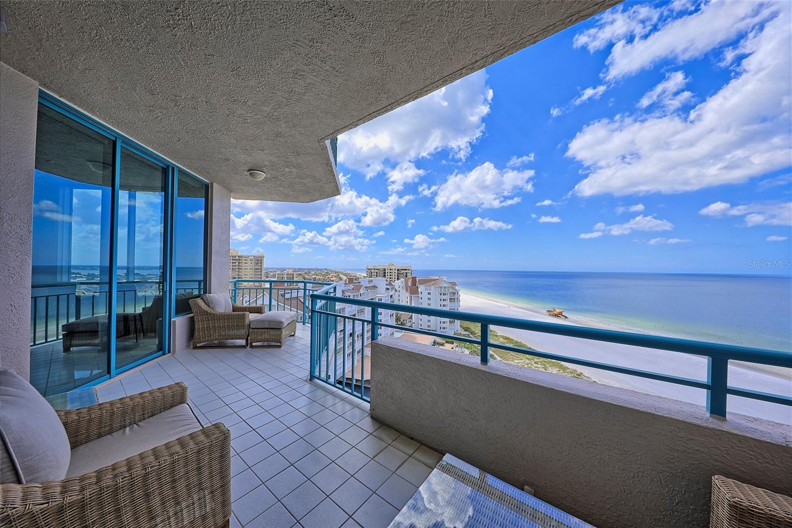 ULTIMAR THREE CONDO - Residential