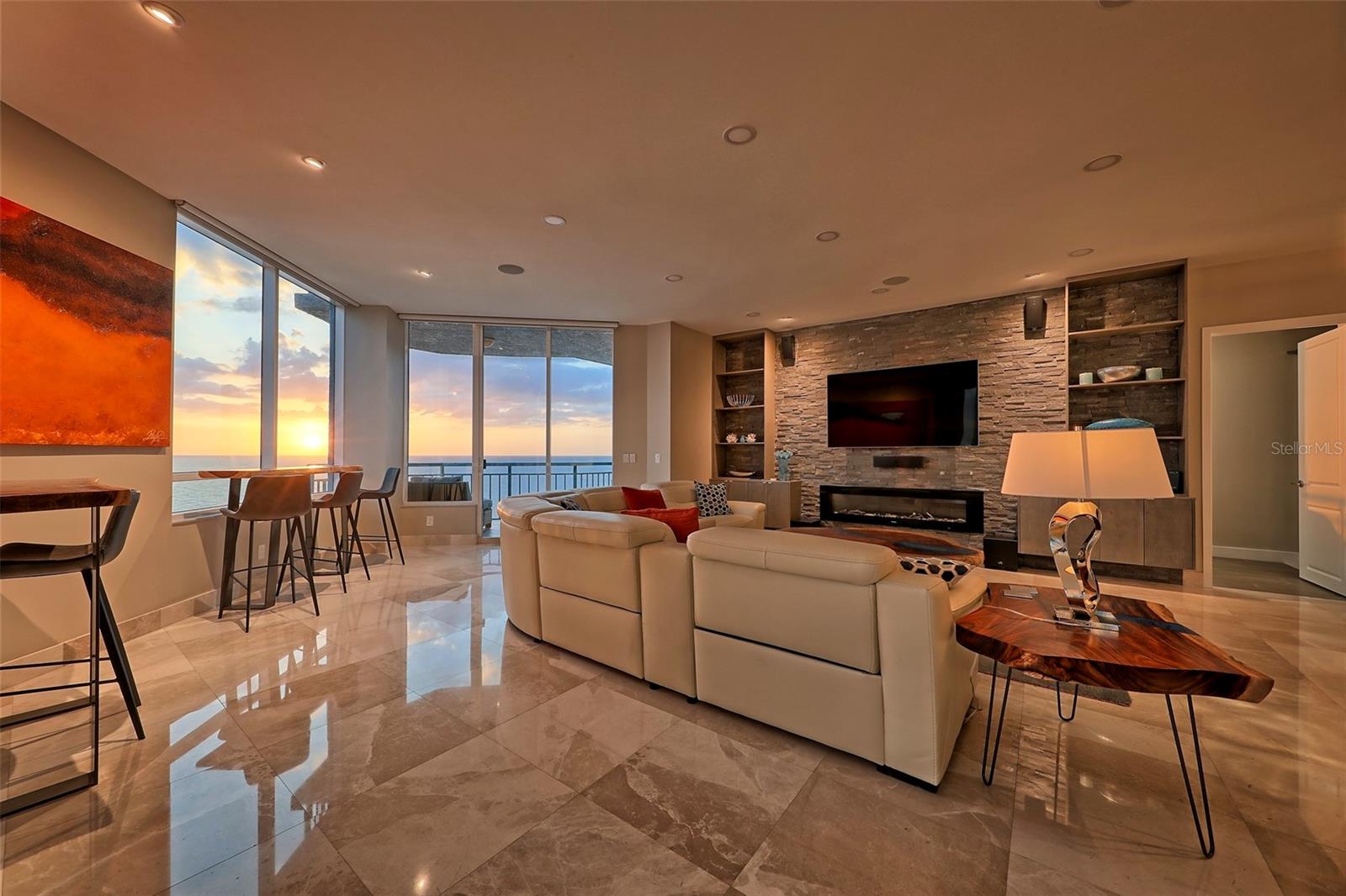 ULTIMAR THREE CONDO - Residential
