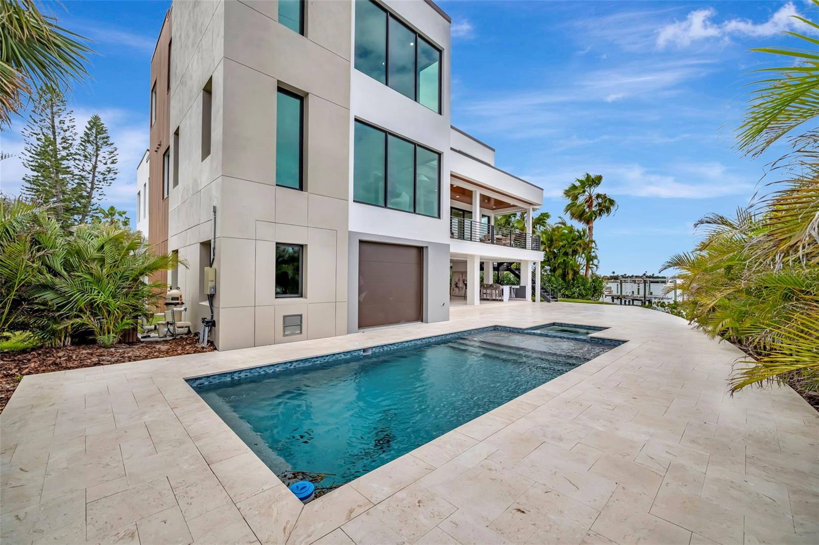 PASADENA ISLE - Residential